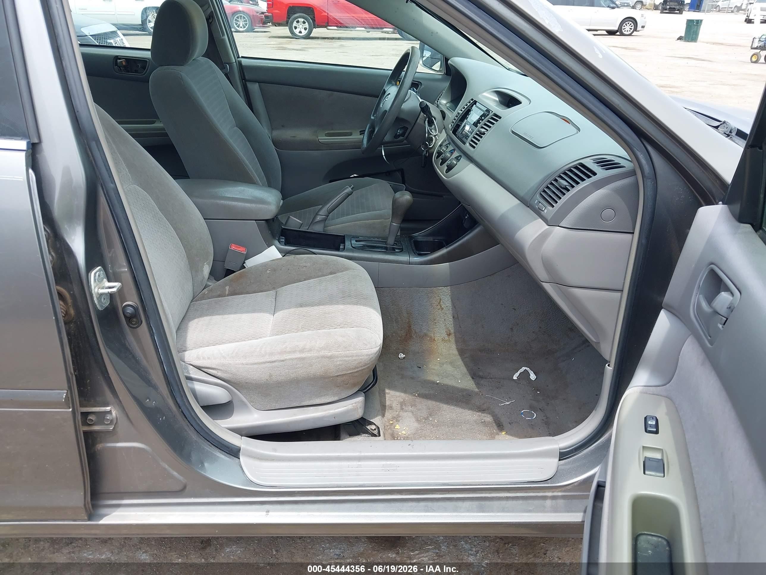 2002 Toyota Camry Le Gray vin: 4T1BE32K12U609454