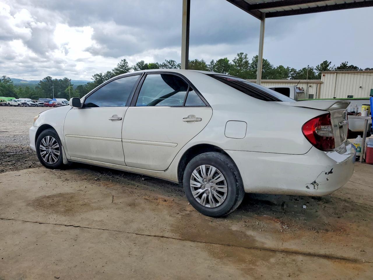 2003 Toyota Camry Le White vin: 4T1BE32K13U226566