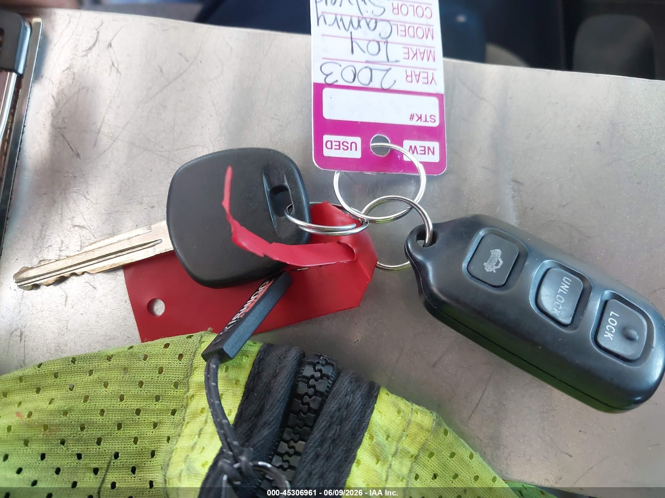 2003 Toyota Camry Le Silver vin: 4T1BE32K13U673284
