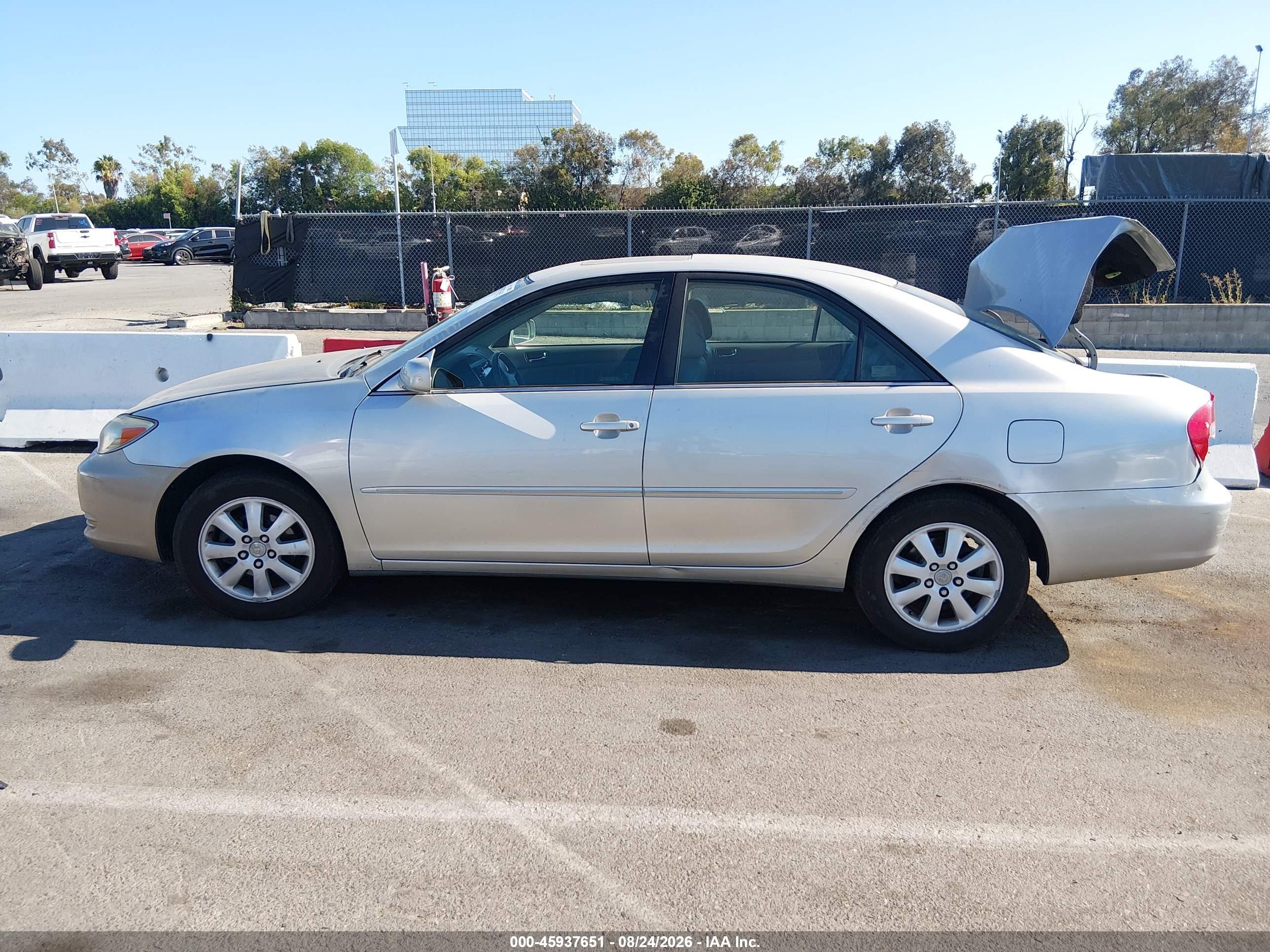 2003 Toyota Camry Xle Silver vin: 4T1BE32K13U700211