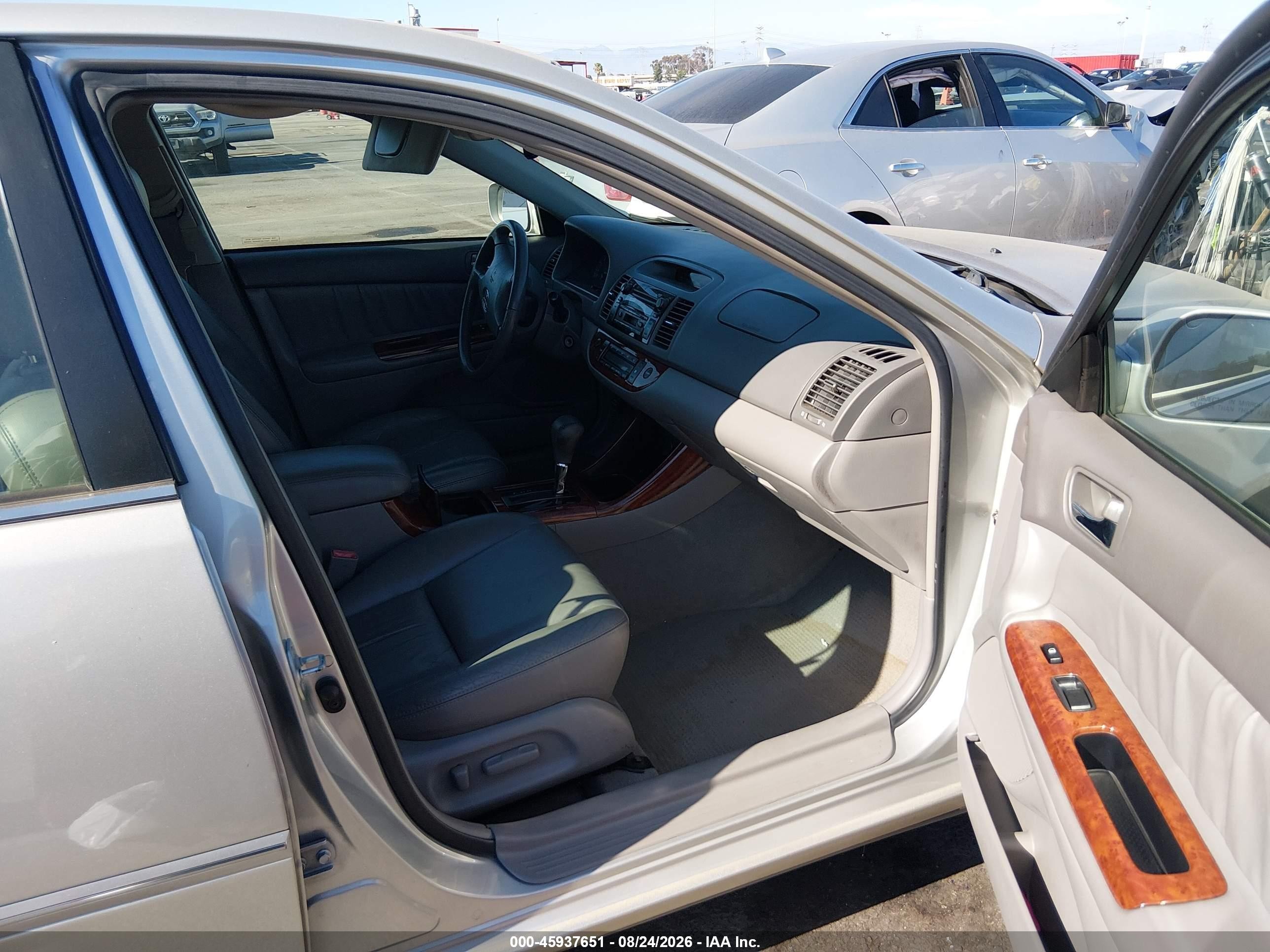 2003 Toyota Camry Xle Silver vin: 4T1BE32K13U700211