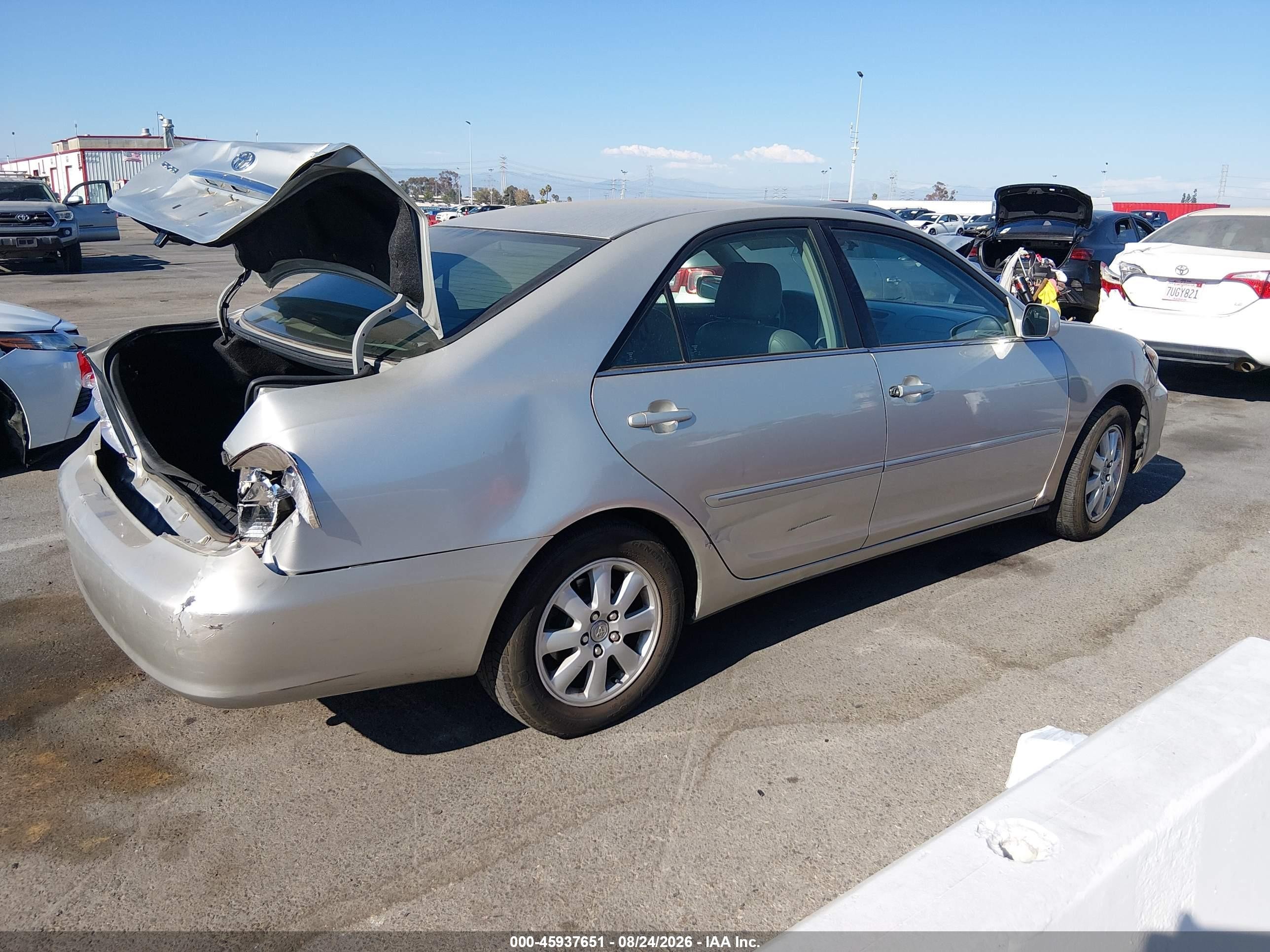 2003 Toyota Camry Xle Silver vin: 4T1BE32K13U700211