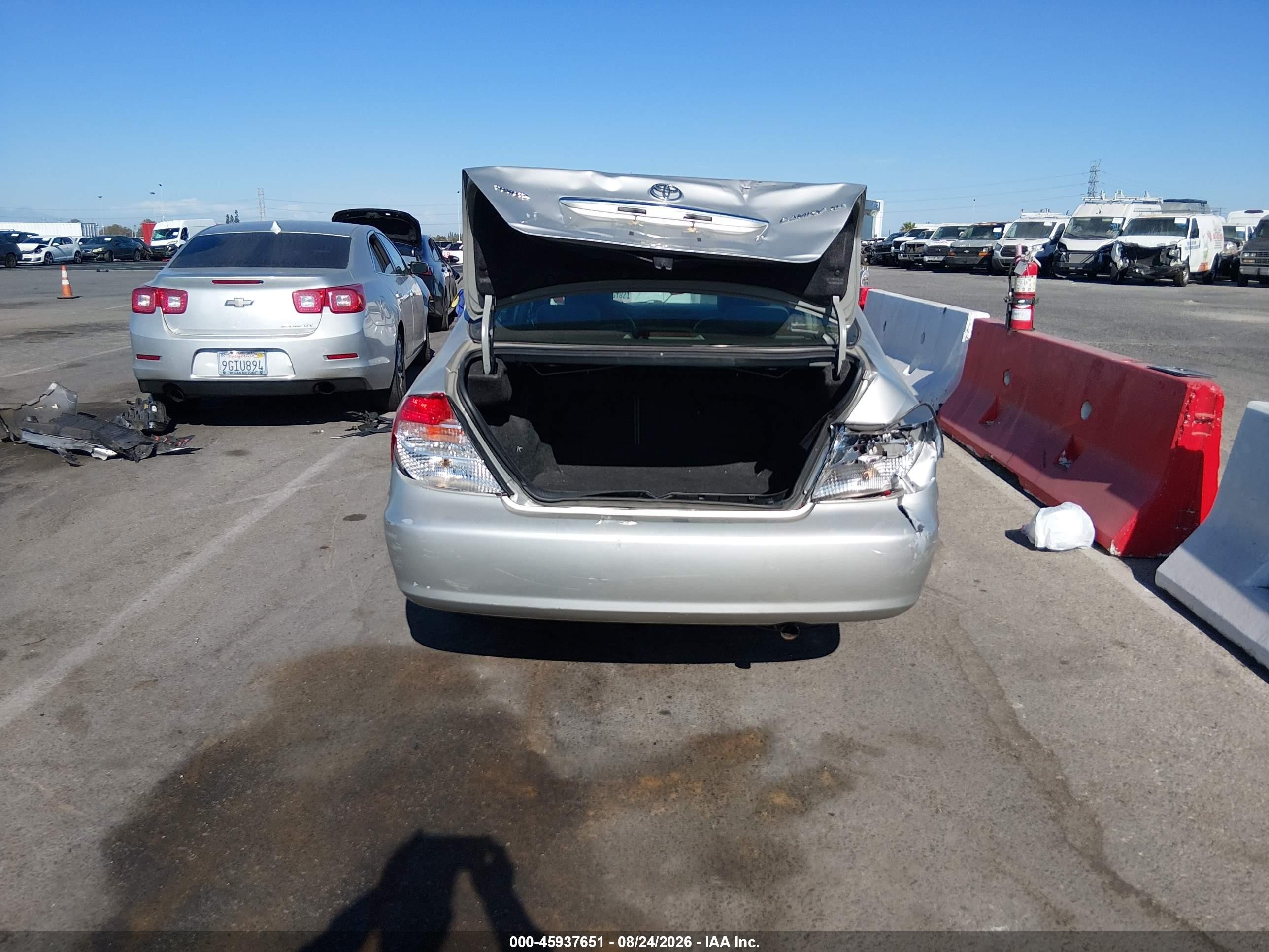 2003 Toyota Camry Xle Silver vin: 4T1BE32K13U700211