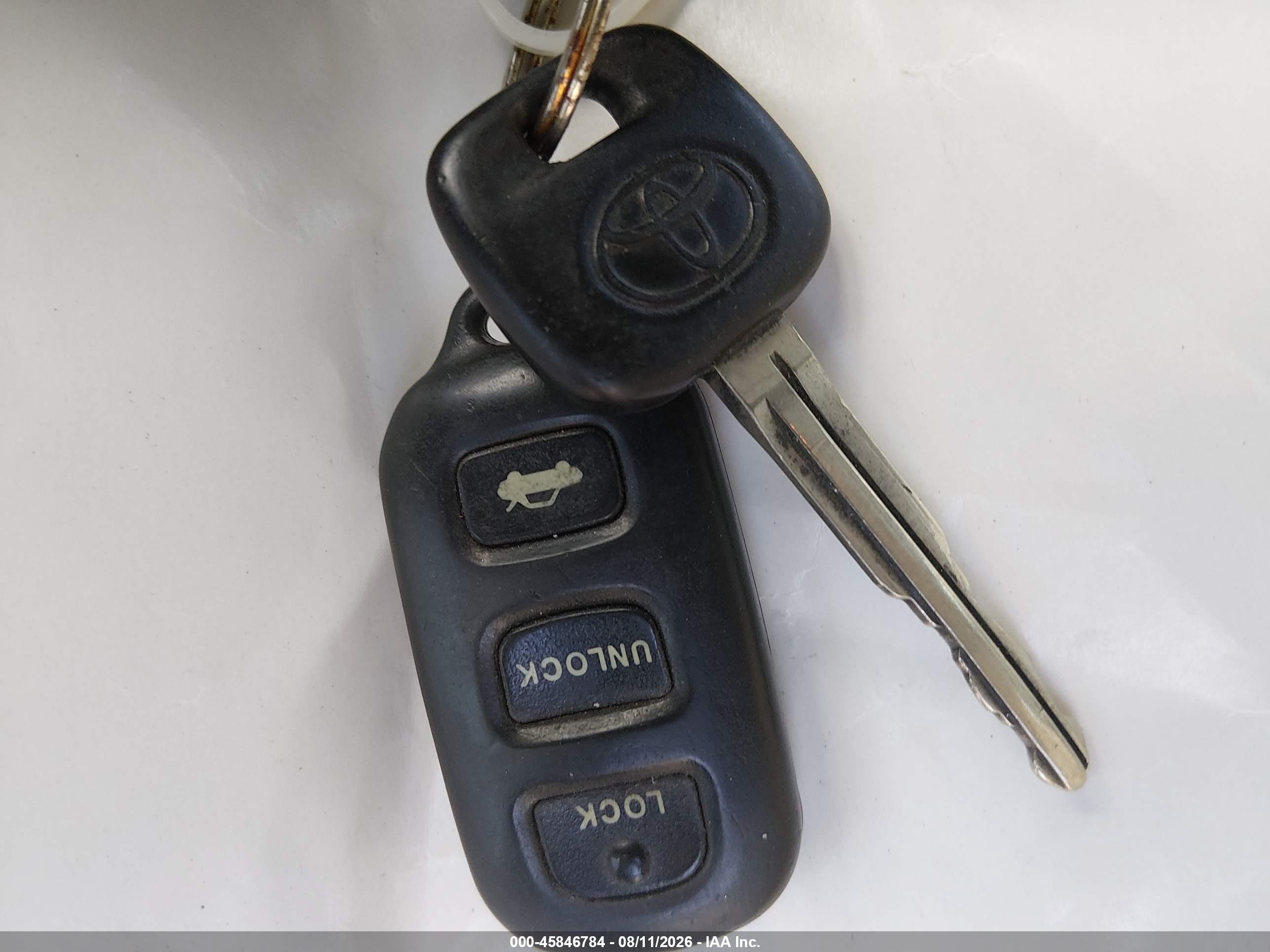 2003 Toyota Camry Le Green vin: 4T1BE32K13U706719
