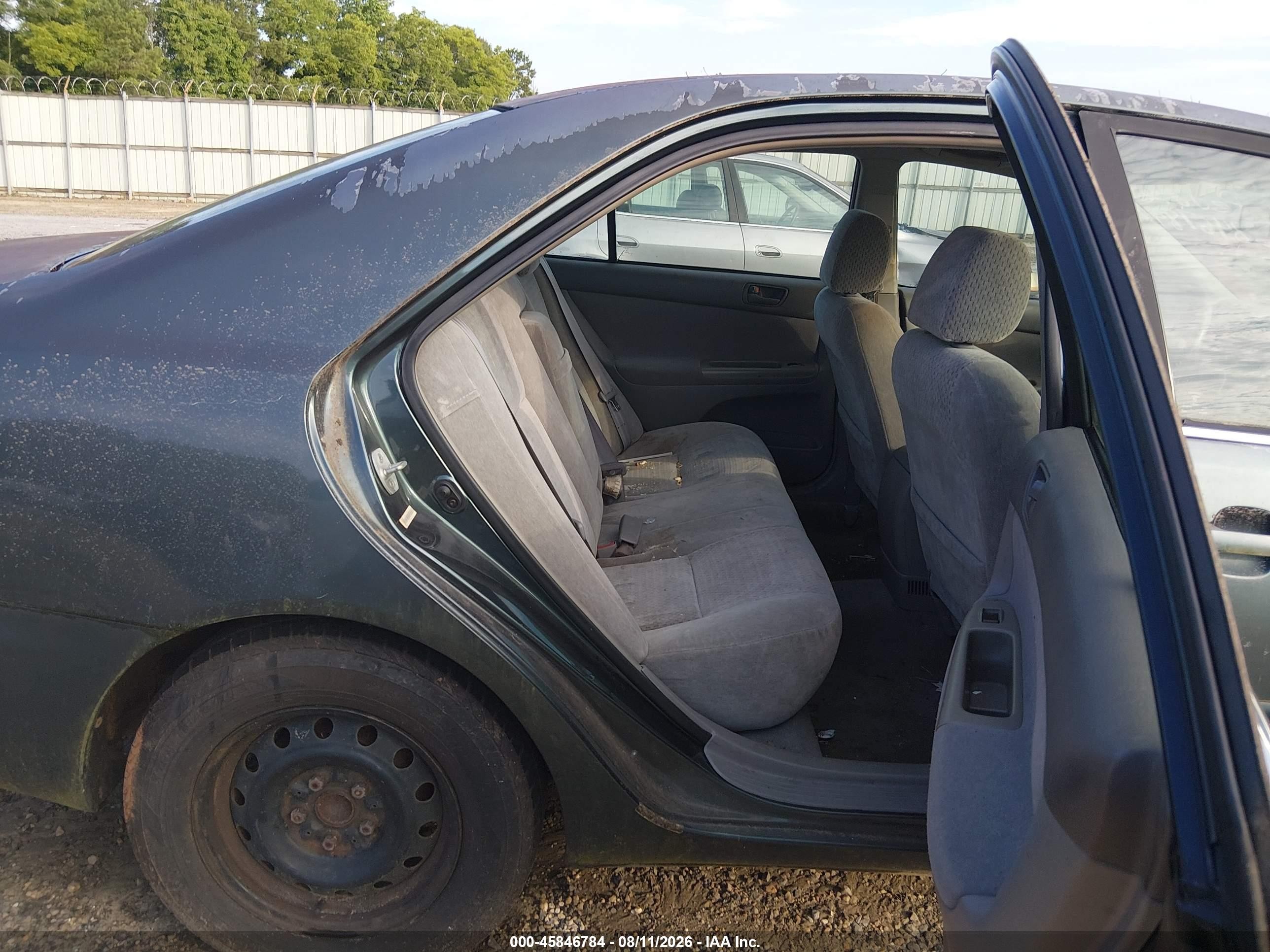 2003 Toyota Camry Le Green vin: 4T1BE32K13U706719