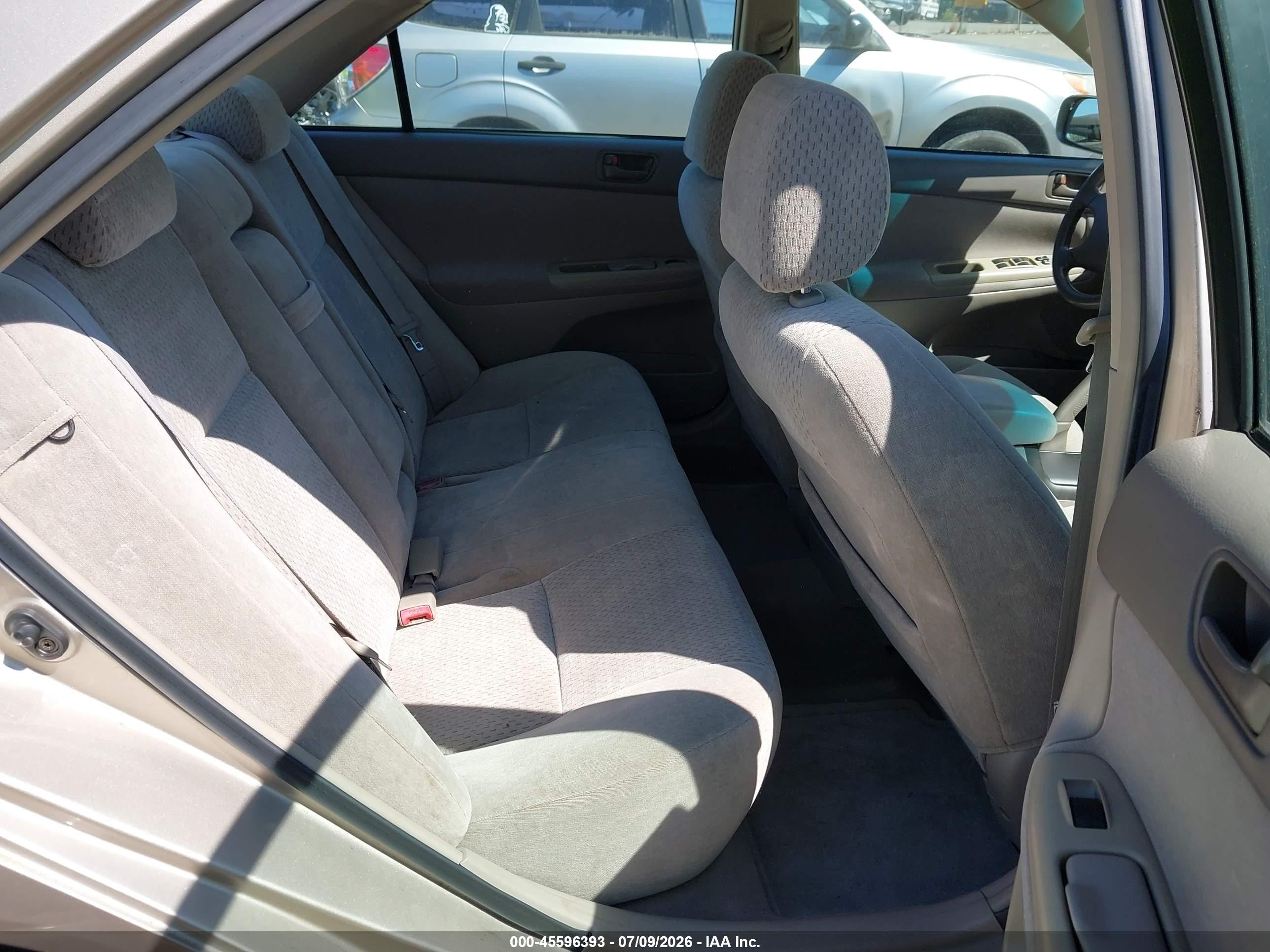 2003 Toyota Camry Le Tan vin: 4T1BE32K13U726498