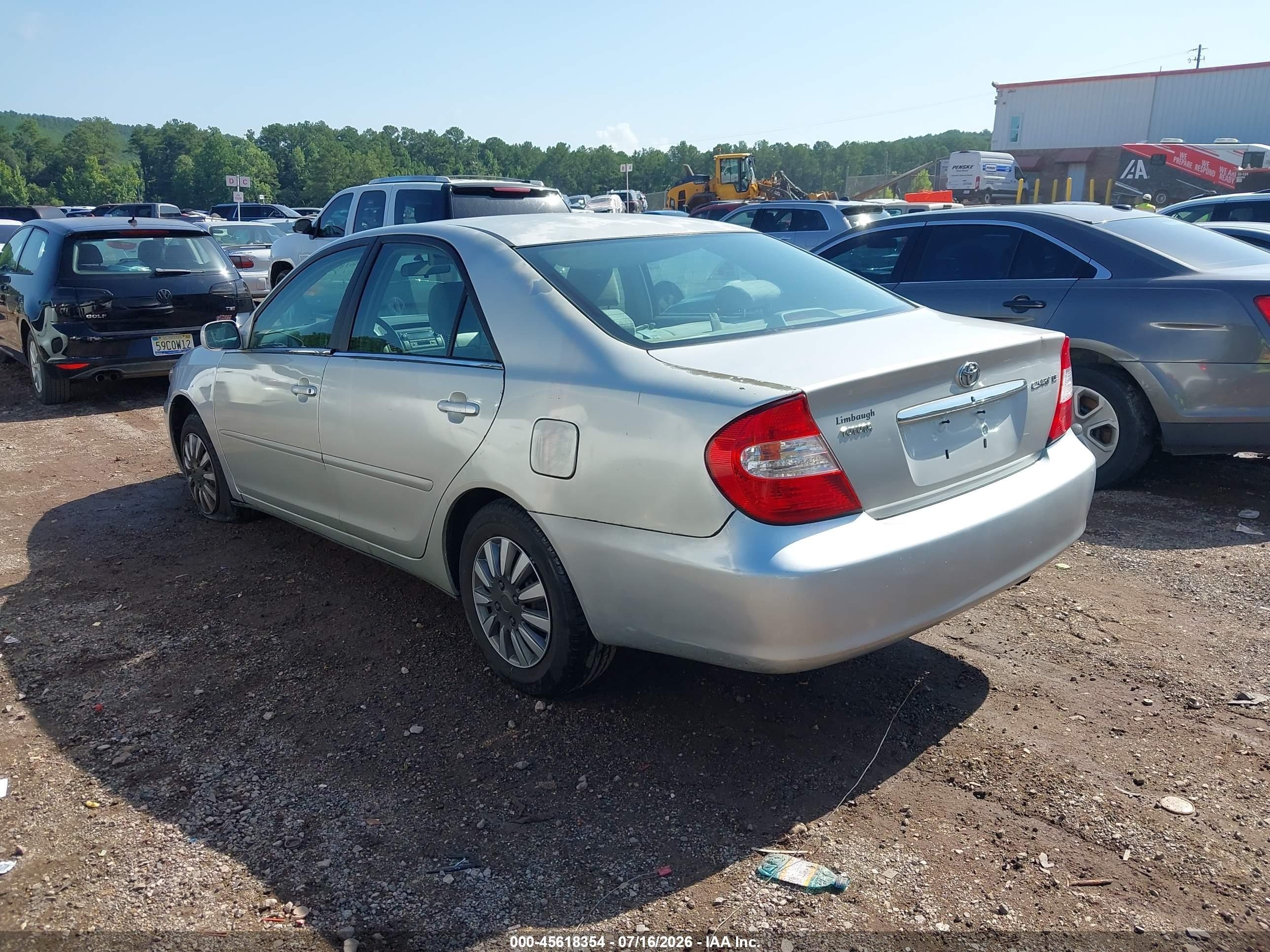 2004 Toyota Camry Le Silver vin: 4T1BE32K14U275851
