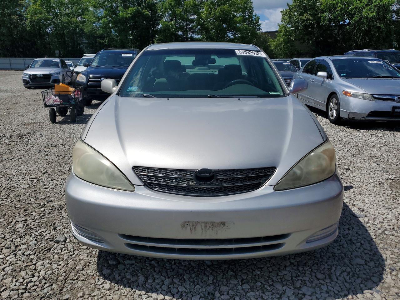 2004 Toyota Camry Le Silver vin: 4T1BE32K14U276742
