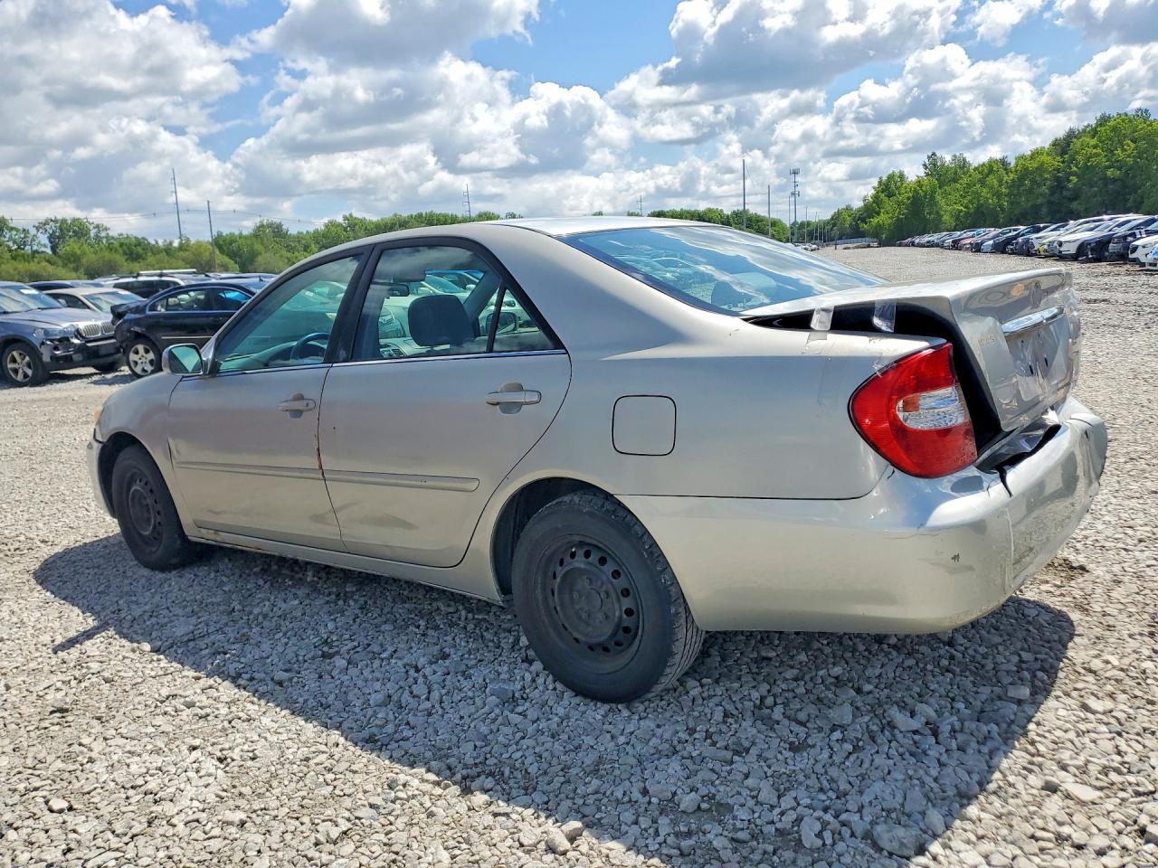 2004 Toyota Camry Le Silver vin: 4T1BE32K14U276742