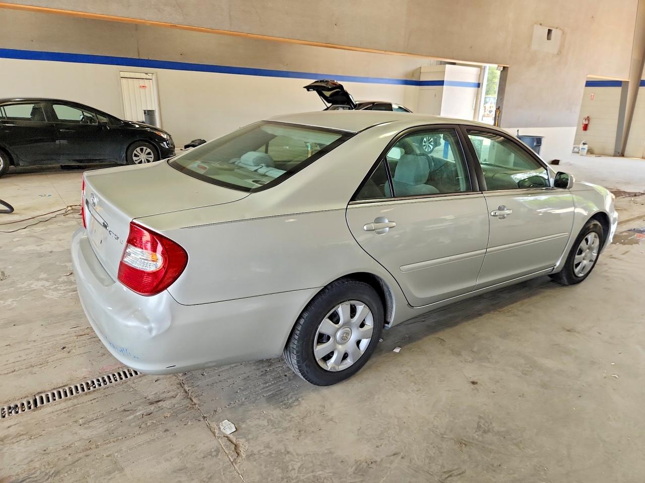 2004 Toyota Camry Le Silver vin: 4T1BE32K14U290267