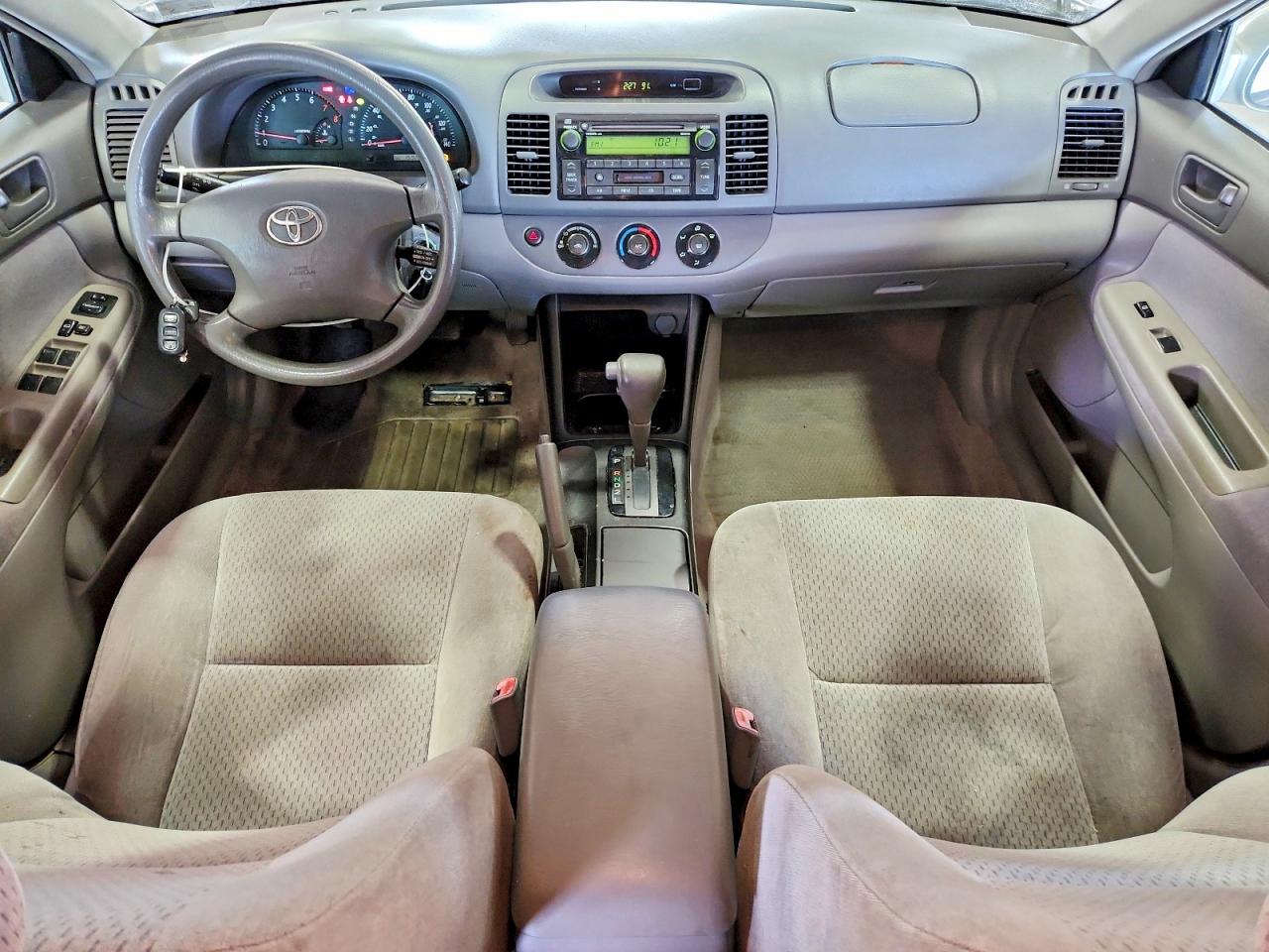 2004 Toyota Camry Le Silver vin: 4T1BE32K14U290267
