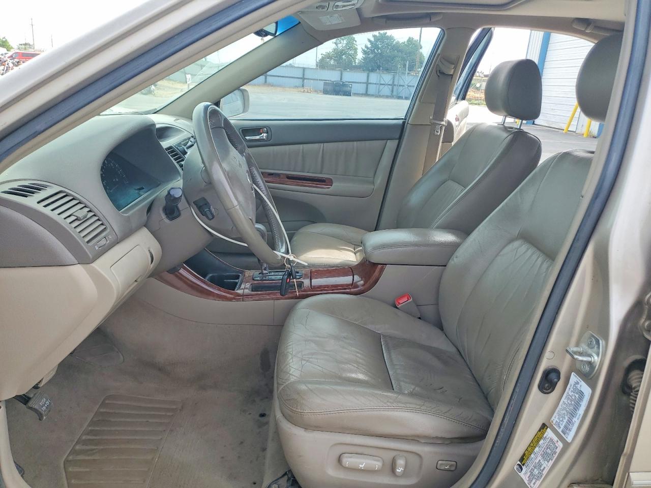 2004 Toyota Camry Xle Tan vin: 4T1BE32K14U298997