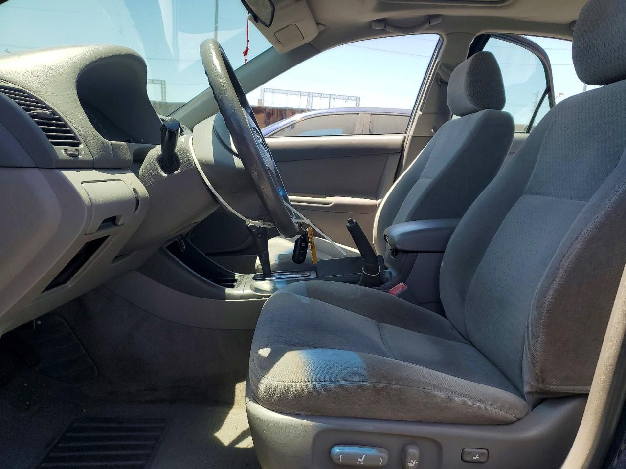 2004 Toyota Camry Le Синий vin: 4T1BE32K14U299650