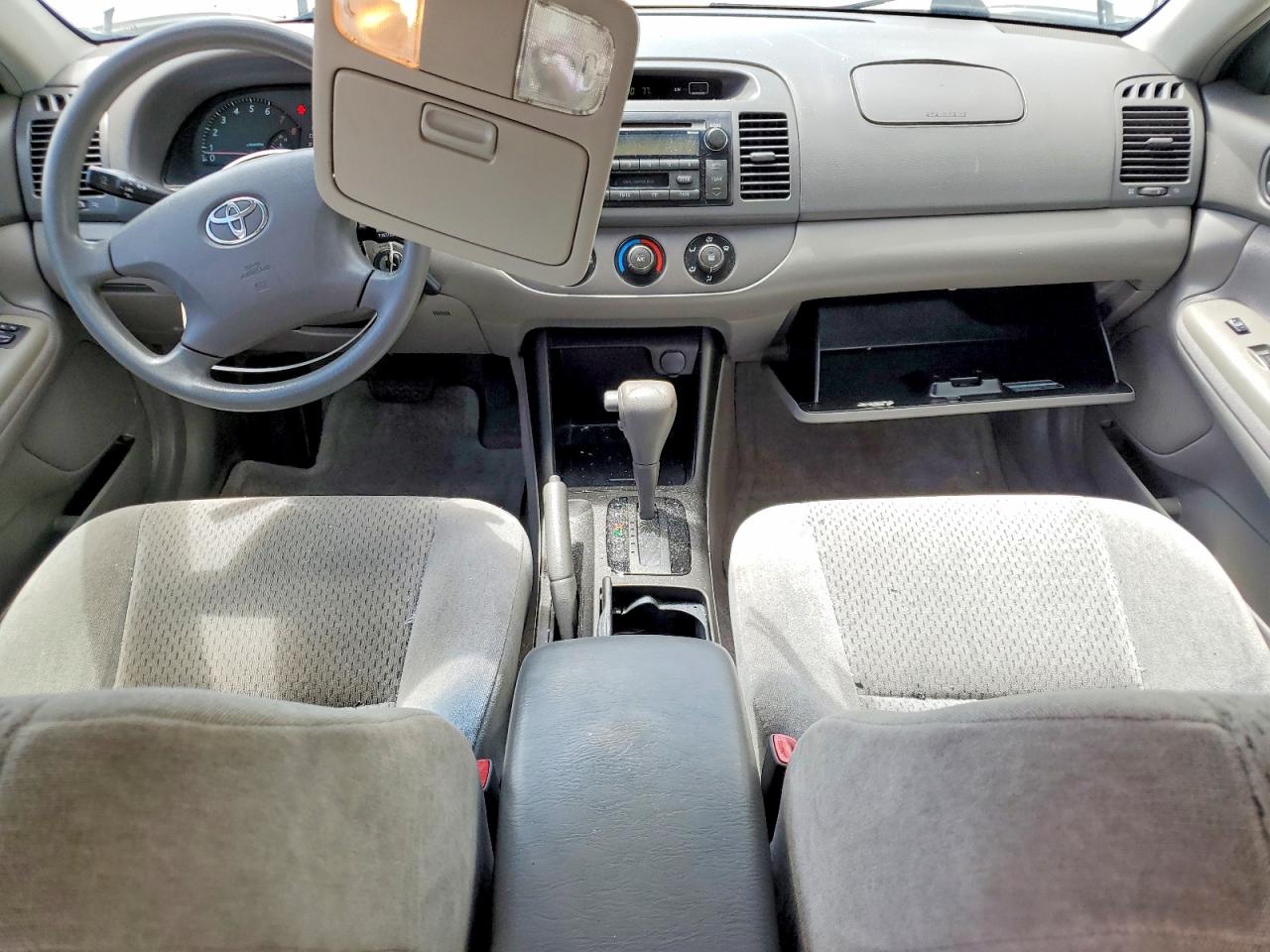 2004 Toyota Camry Le White vin: 4T1BE32K14U302871