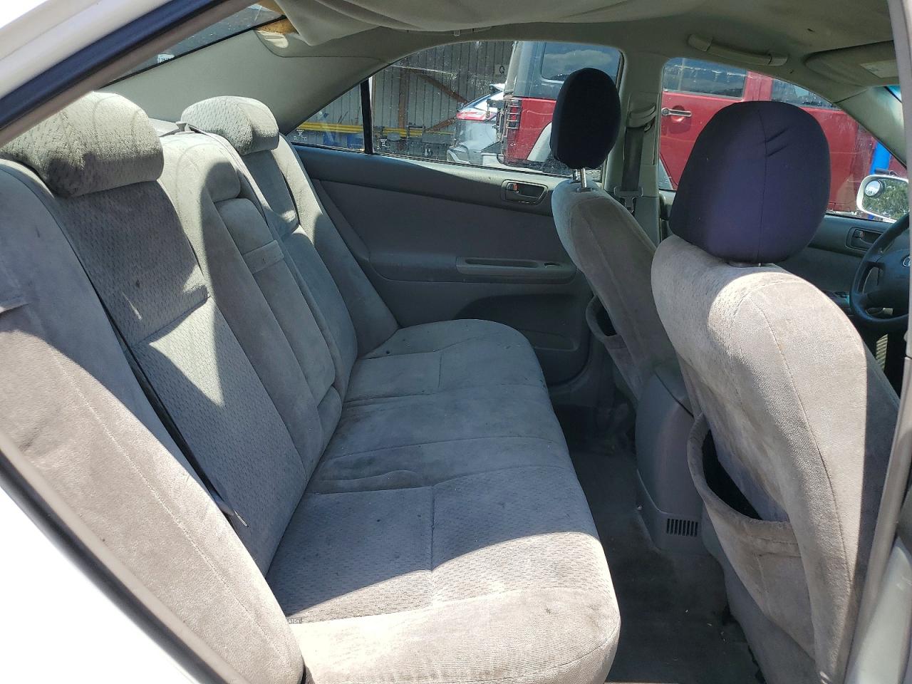2004 Toyota Camry Le White vin: 4T1BE32K14U323915