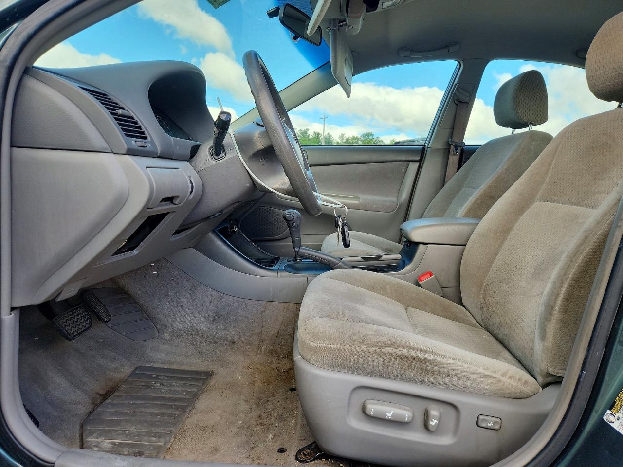 2004 Toyota Camry Le Green vin: 4T1BE32K14U331061