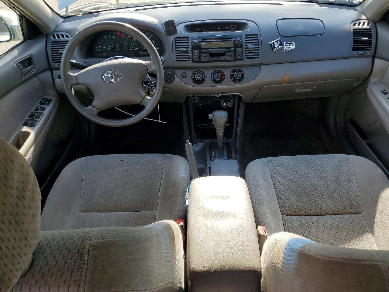 2004 Toyota Camry Le Silver vin: 4T1BE32K14U340729