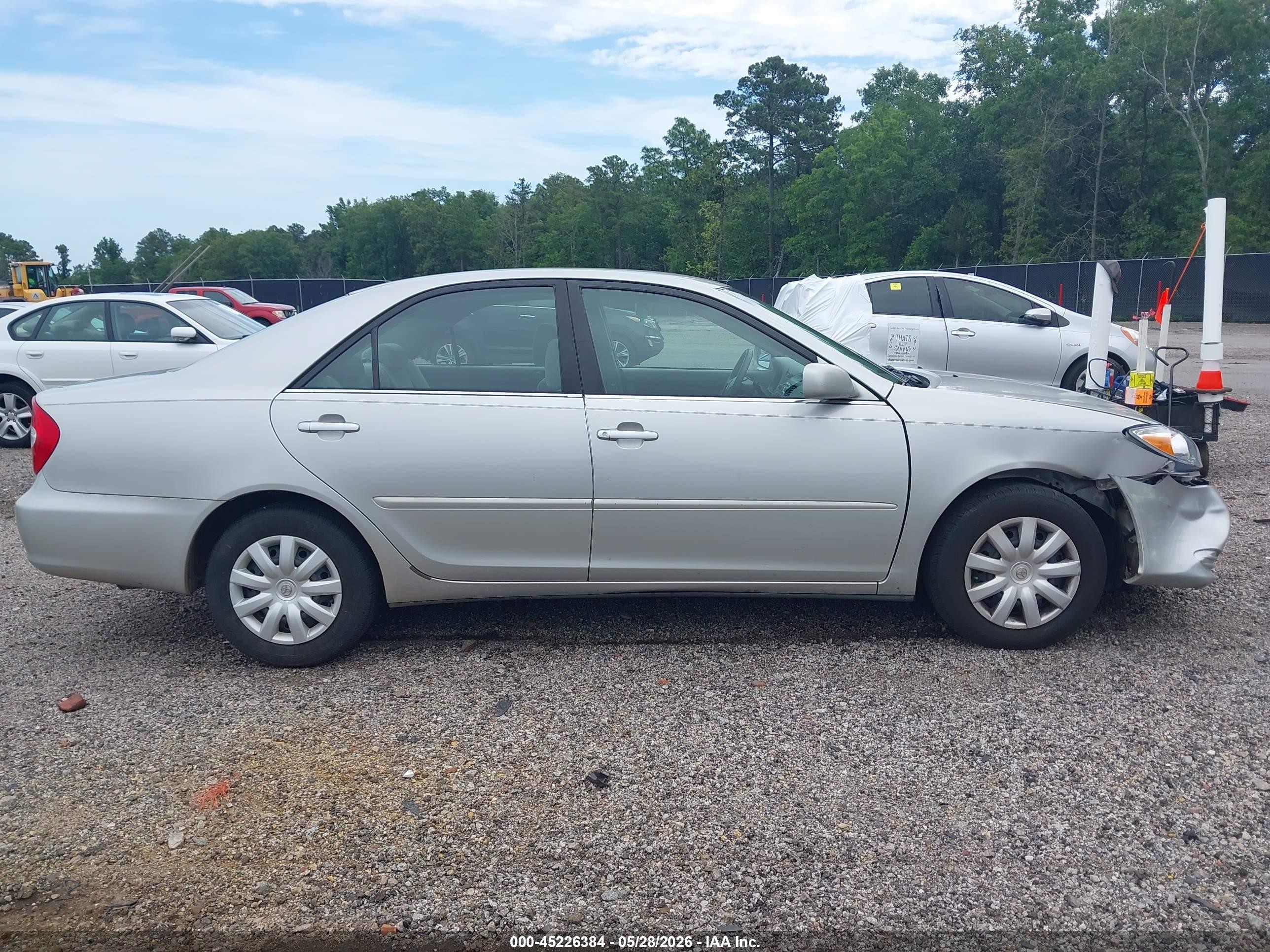 2004 Toyota Camry Le Silver vin: 4T1BE32K14U345123