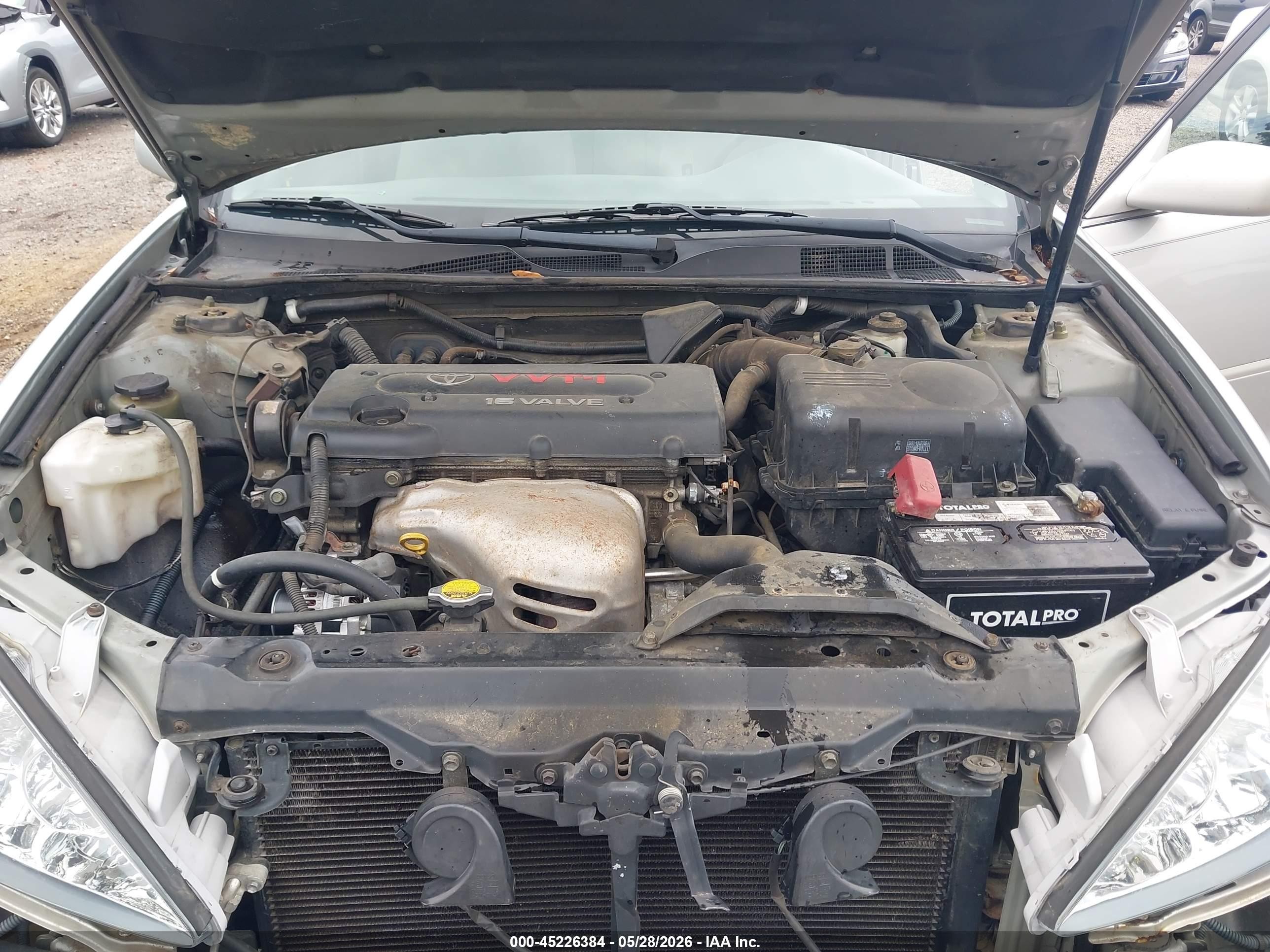 2004 Toyota Camry Le Silver vin: 4T1BE32K14U345123