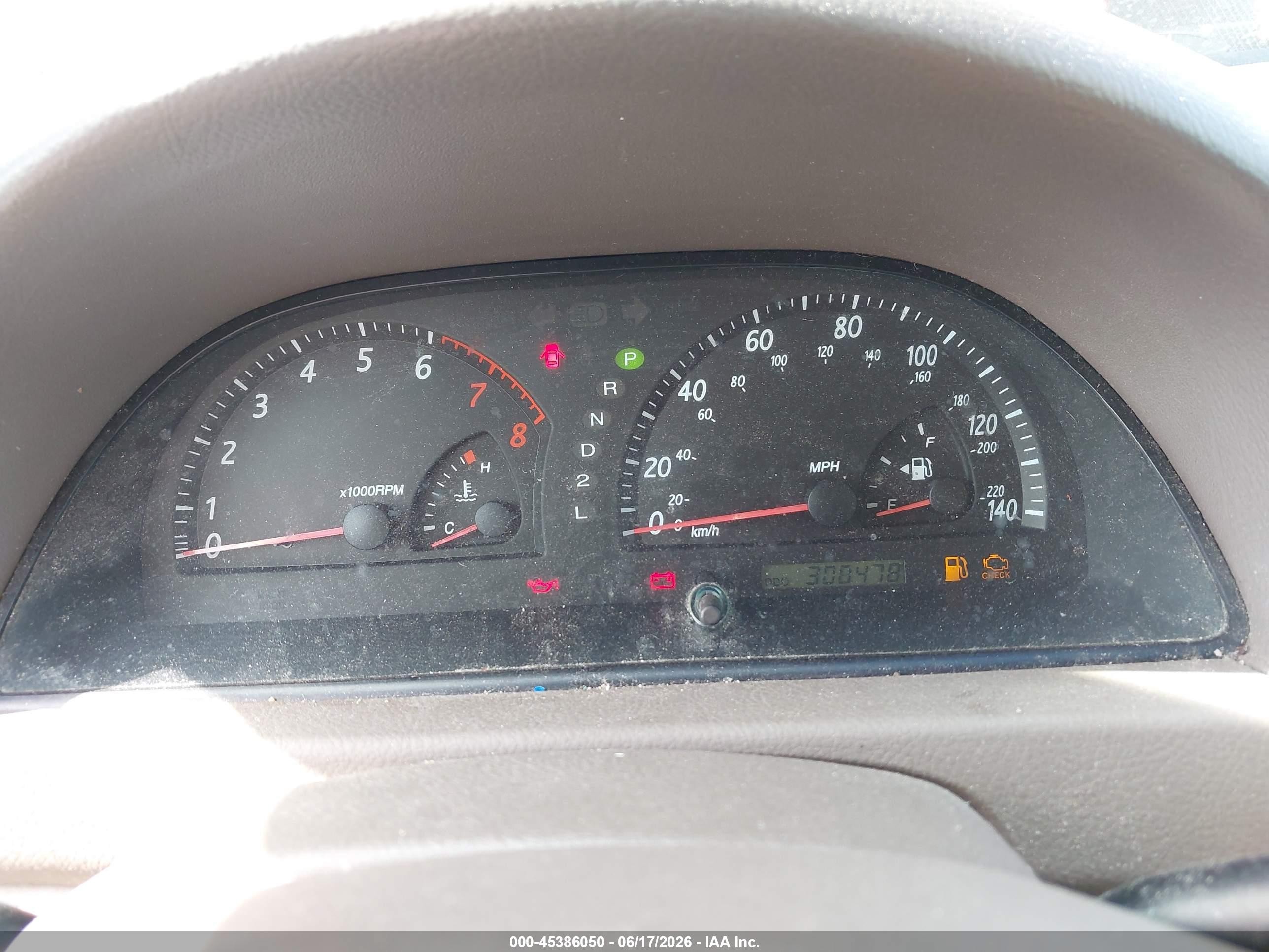 2004 Toyota Camry Le Gold vin: 4T1BE32K14U352296