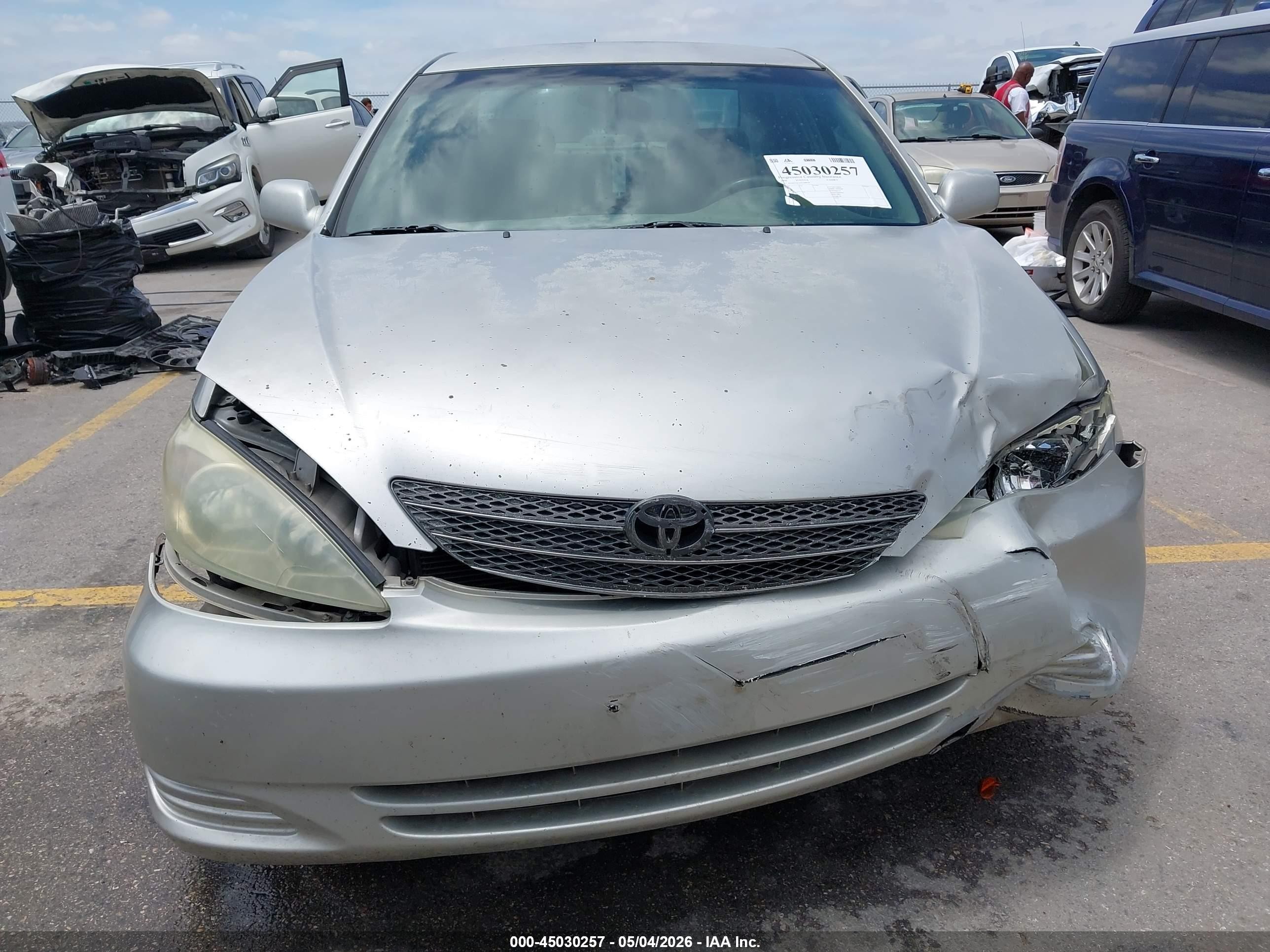 2004 Toyota Camry Le Серебряный vin: 4T1BE32K14U368918