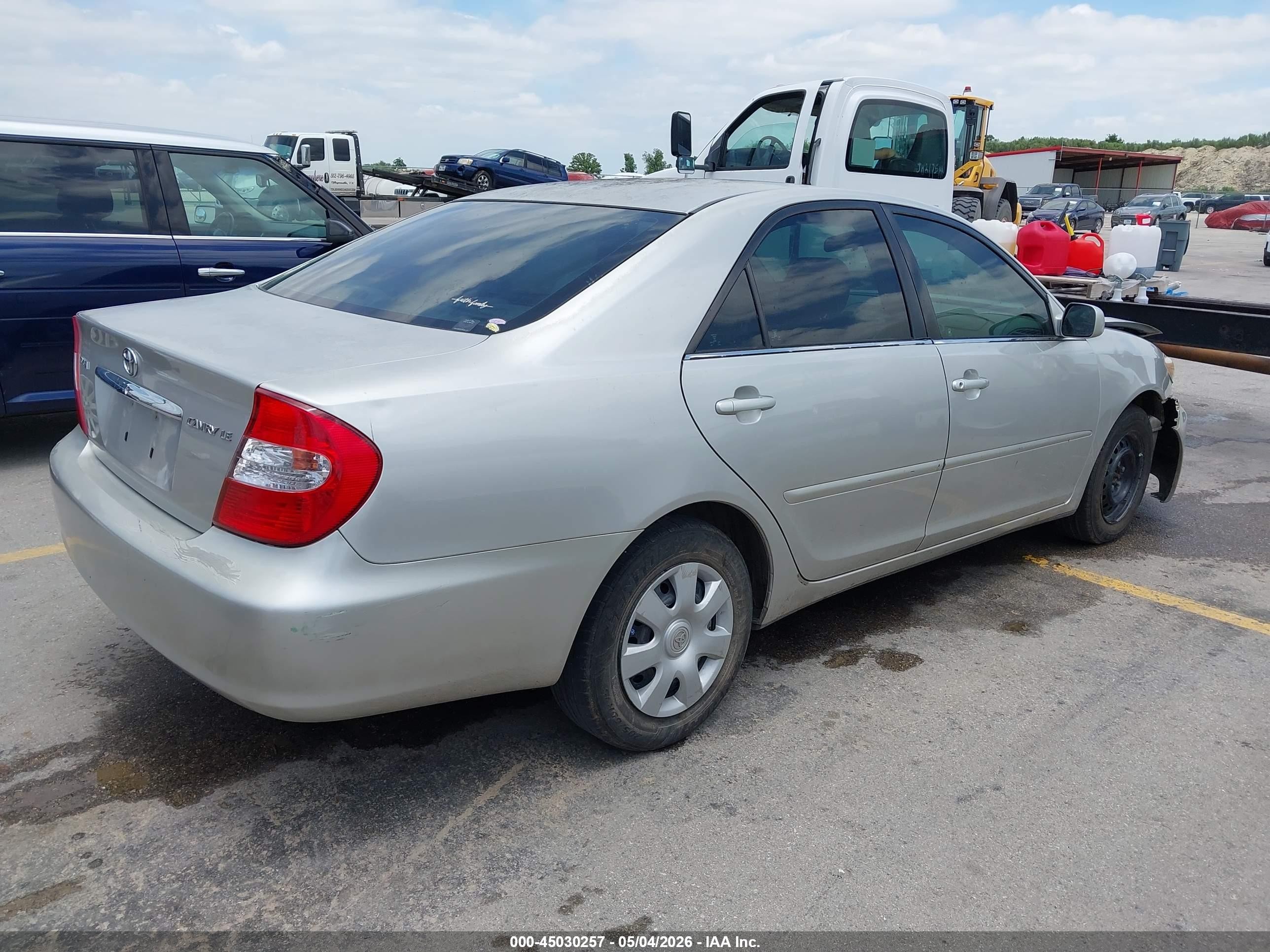 2004 Toyota Camry Le Серебряный vin: 4T1BE32K14U368918
