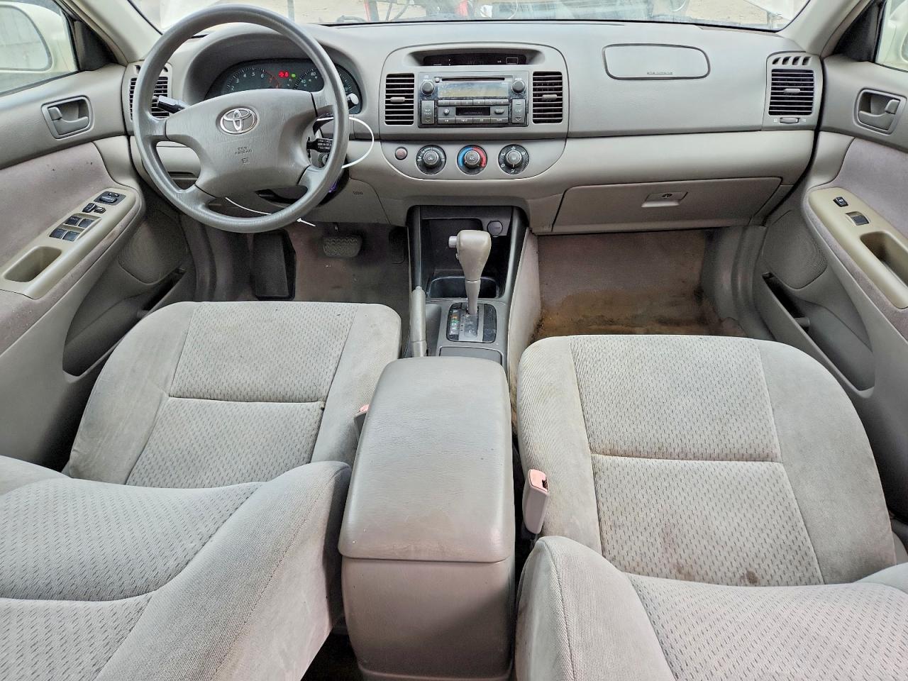 2004 Toyota Camry Le Silver vin: 4T1BE32K14U374055