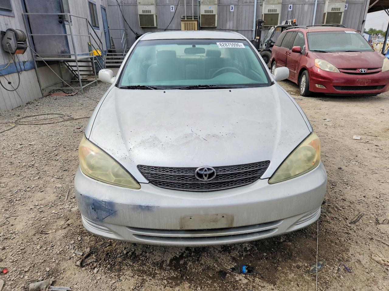 2004 Toyota Camry Le Silver vin: 4T1BE32K14U374055