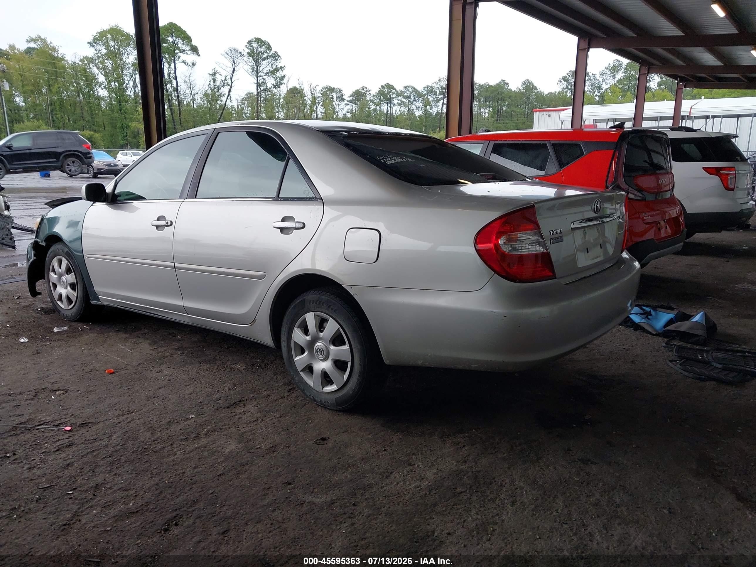 2004 Toyota Camry Le Tan vin: 4T1BE32K14U804148
