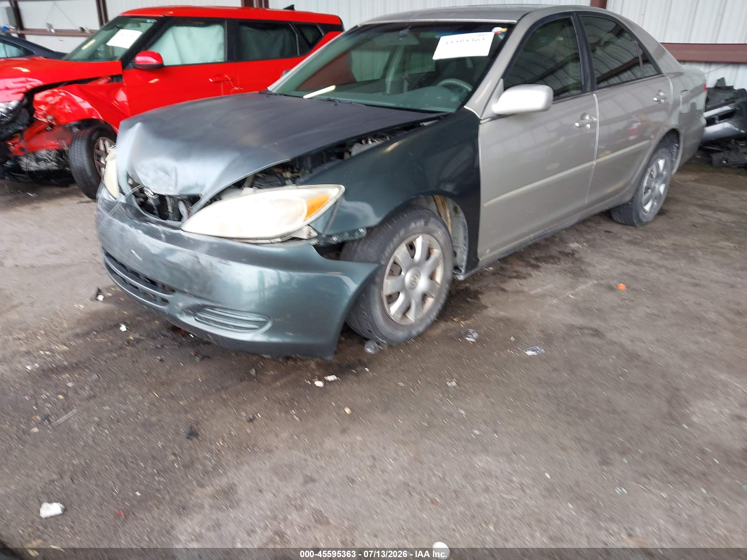2004 Toyota Camry Le Tan vin: 4T1BE32K14U804148