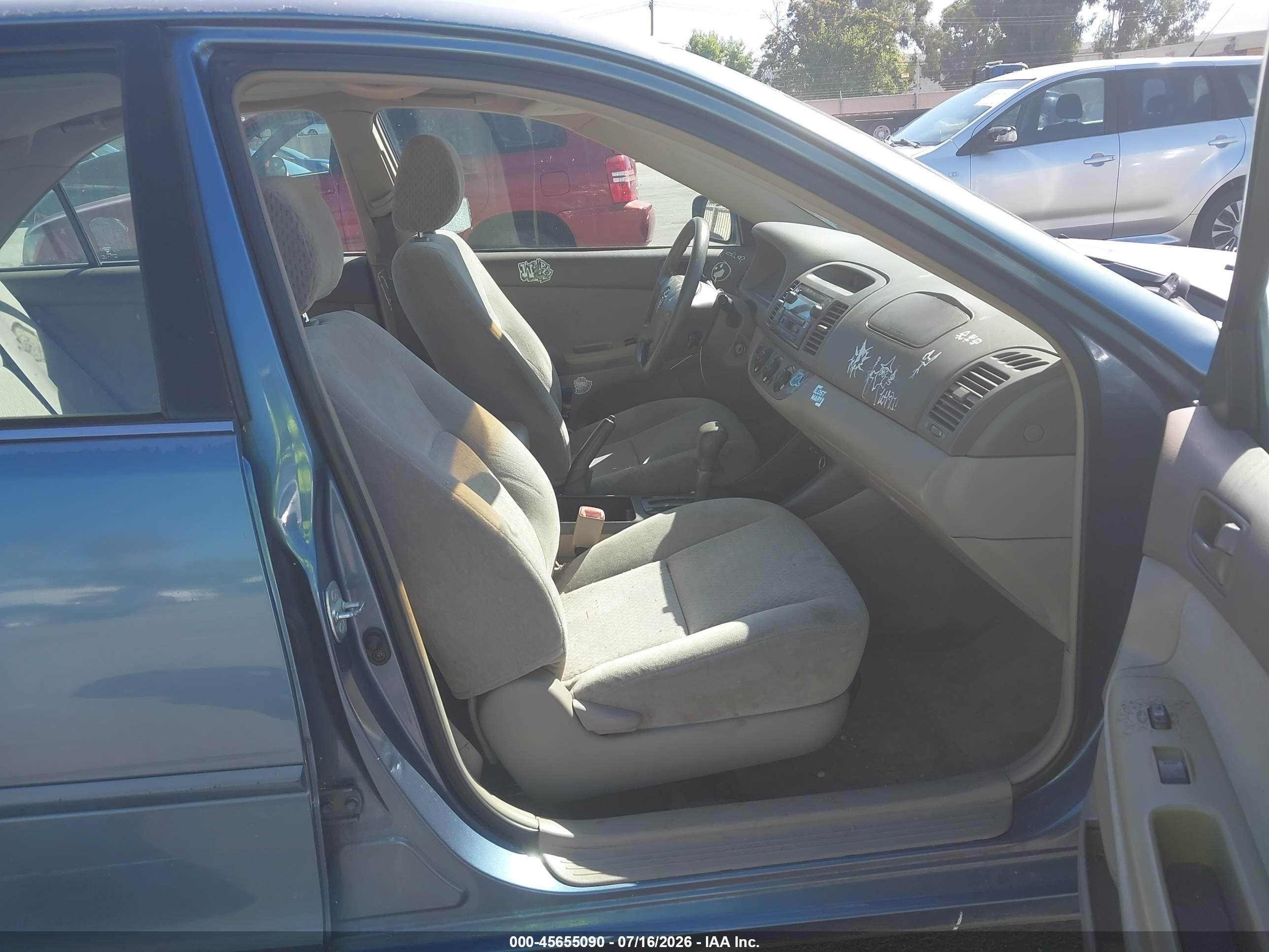 2004 Toyota Camry Le Blue vin: 4T1BE32K14U804506