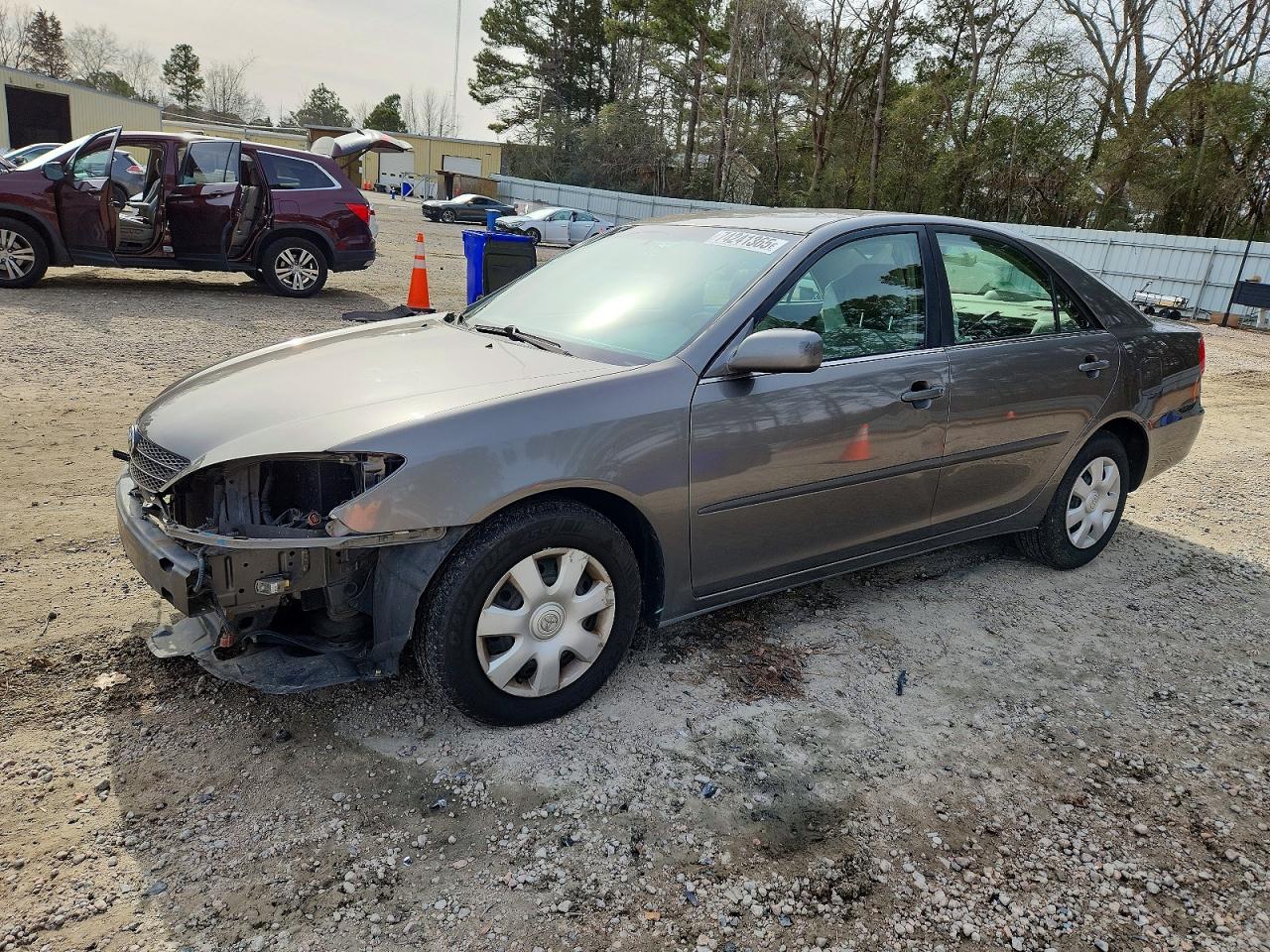 2004 Toyota Camry Le Silver vin: 4T1BE32K14U809768