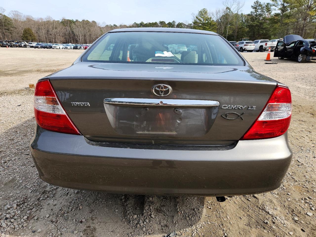 2004 Toyota Camry Le Silver vin: 4T1BE32K14U809768