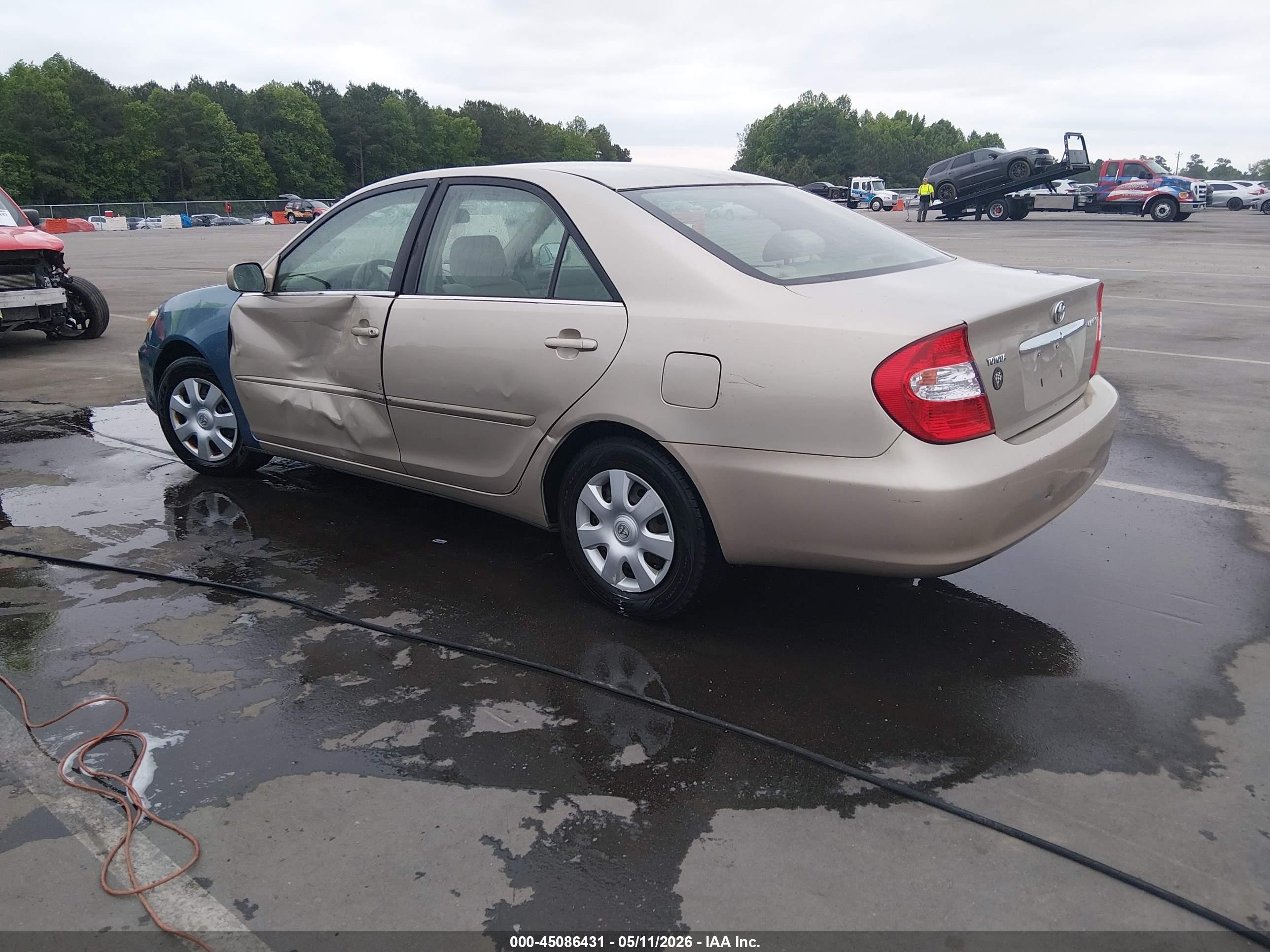 2004 Toyota Camry Le Cream vin: 4T1BE32K14U837604