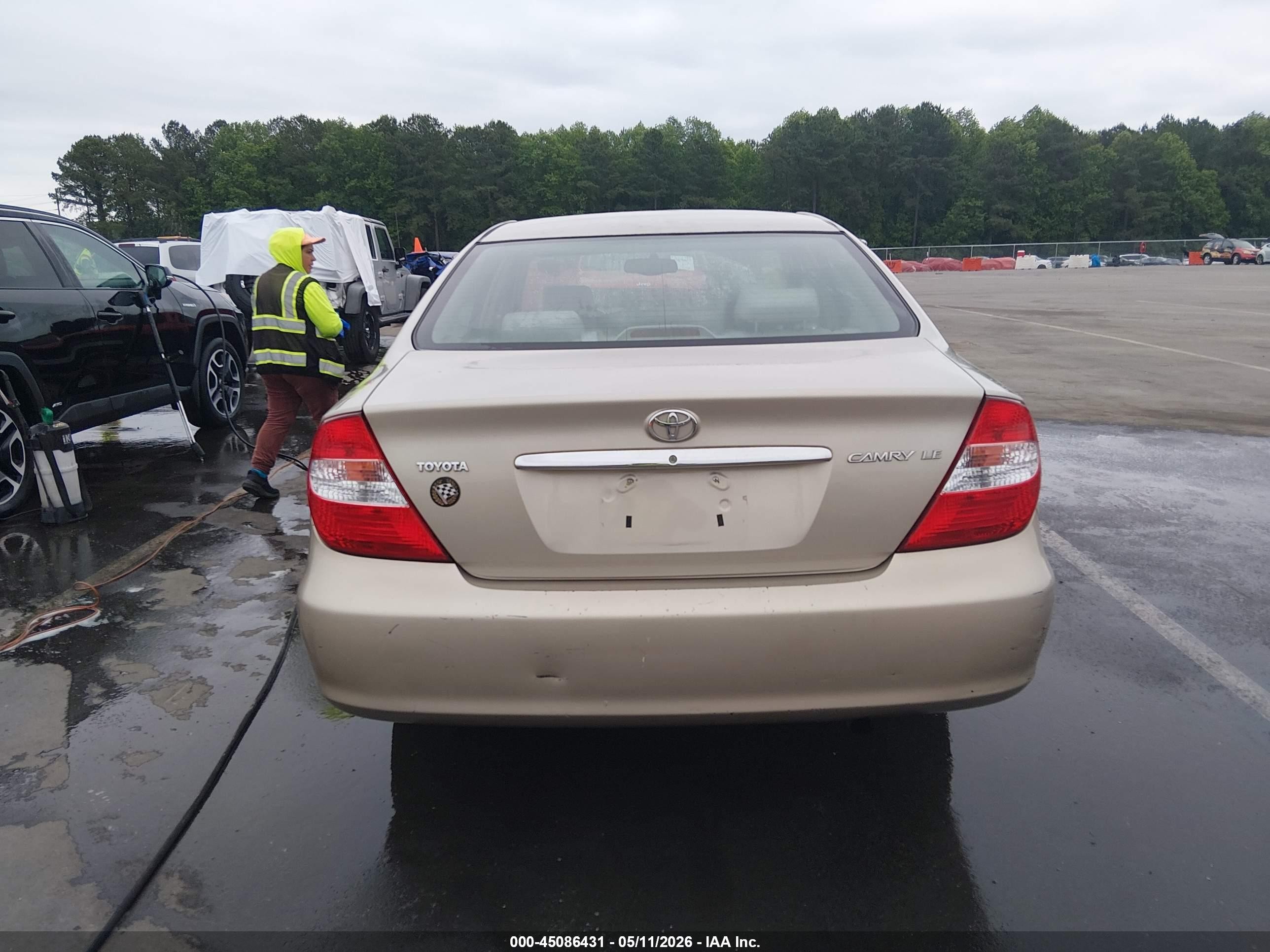 2004 Toyota Camry Le Cream vin: 4T1BE32K14U837604