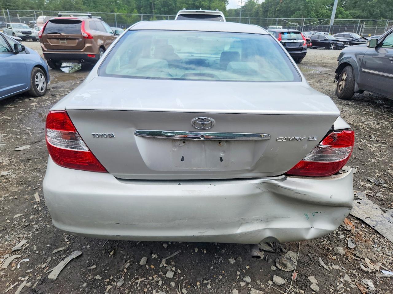 2004 Toyota Camry Le Silver vin: 4T1BE32K14U842155