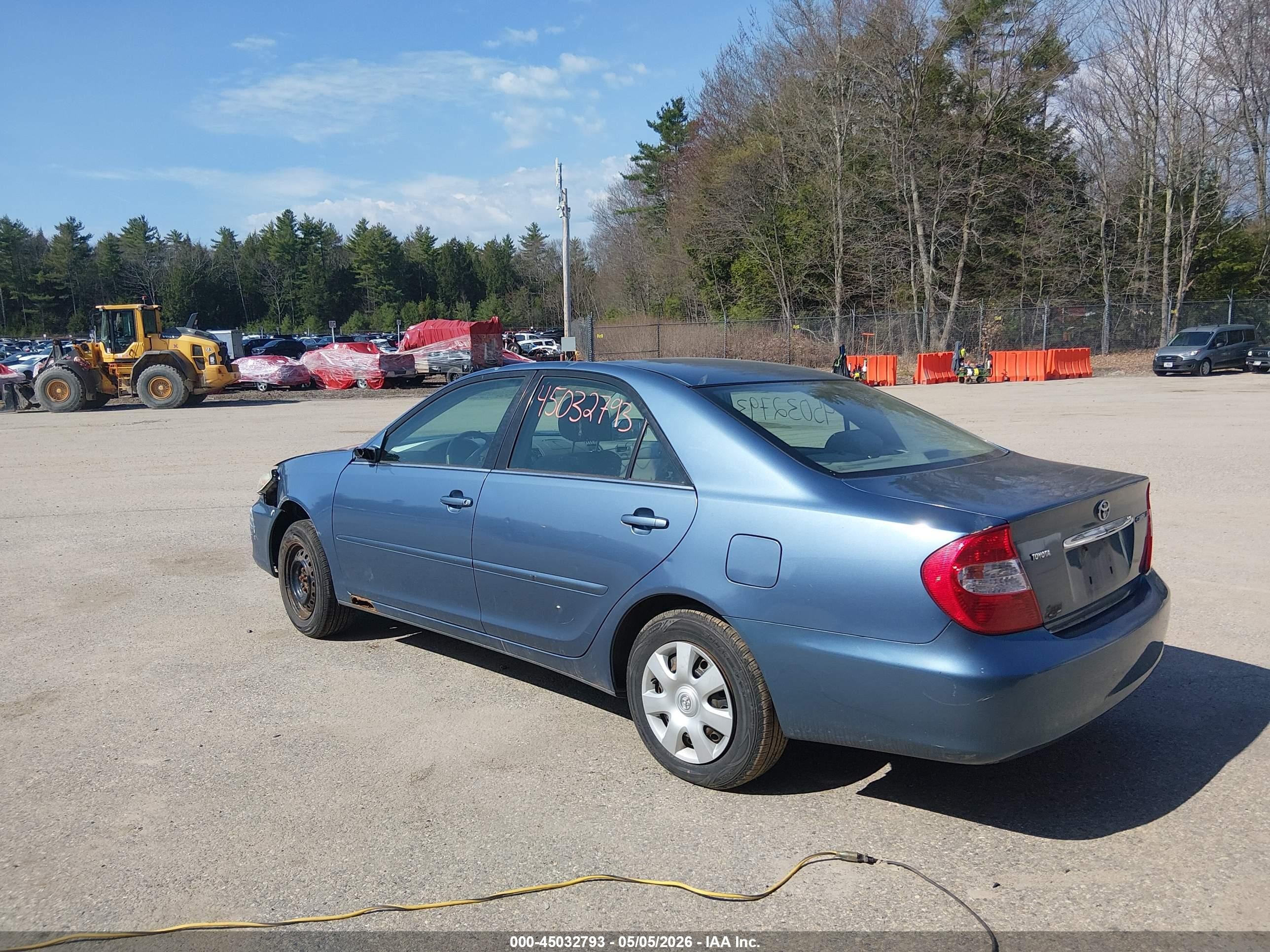 2004 Toyota Camry Le Blue vin: 4T1BE32K14U842429