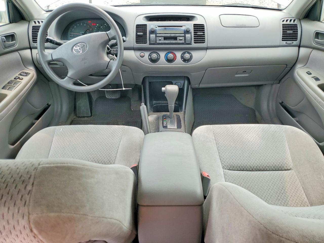 2004 Toyota Camry Le Silver vin: 4T1BE32K14U847386