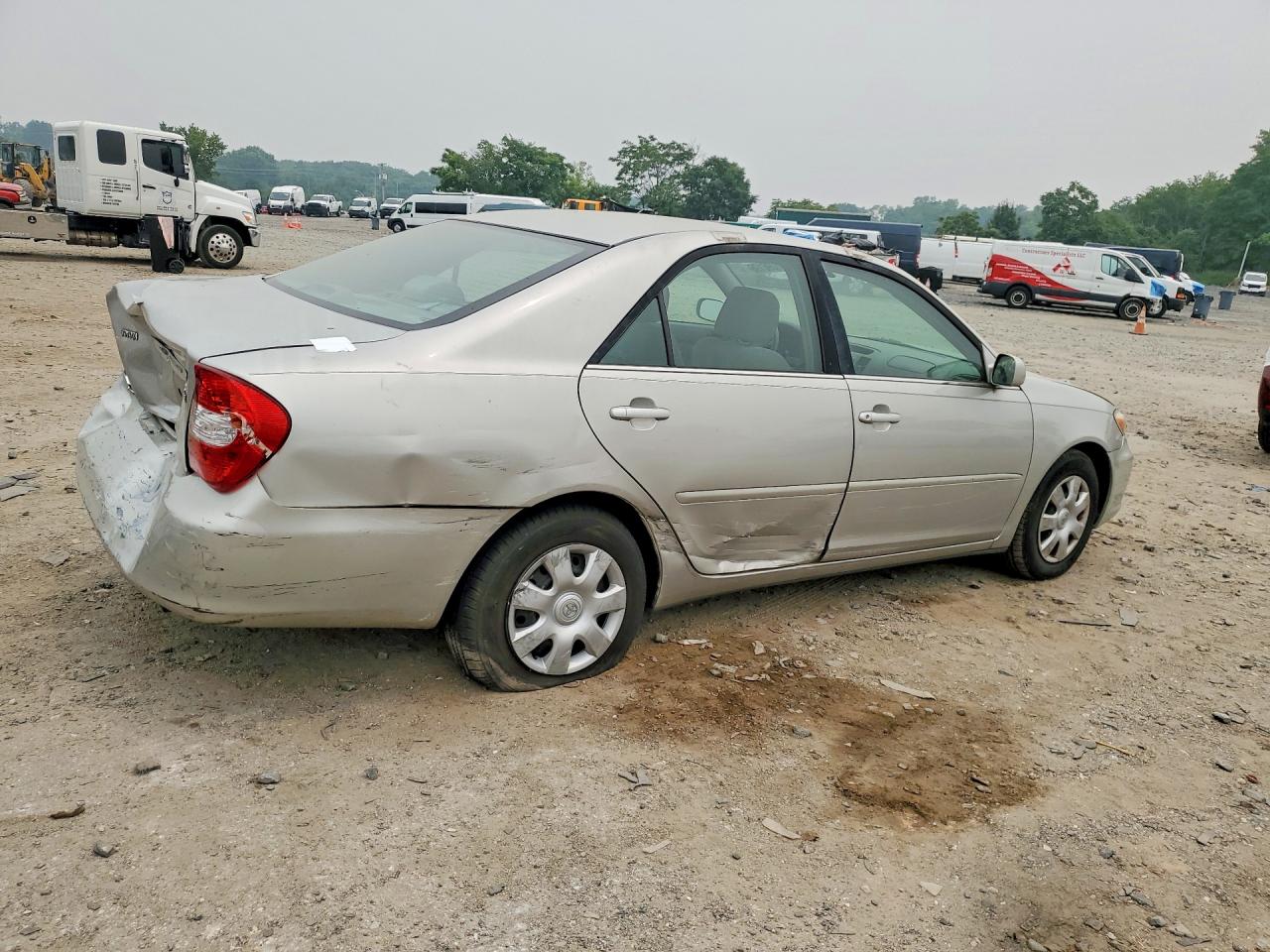 2004 Toyota Camry Le Silver vin: 4T1BE32K14U847386