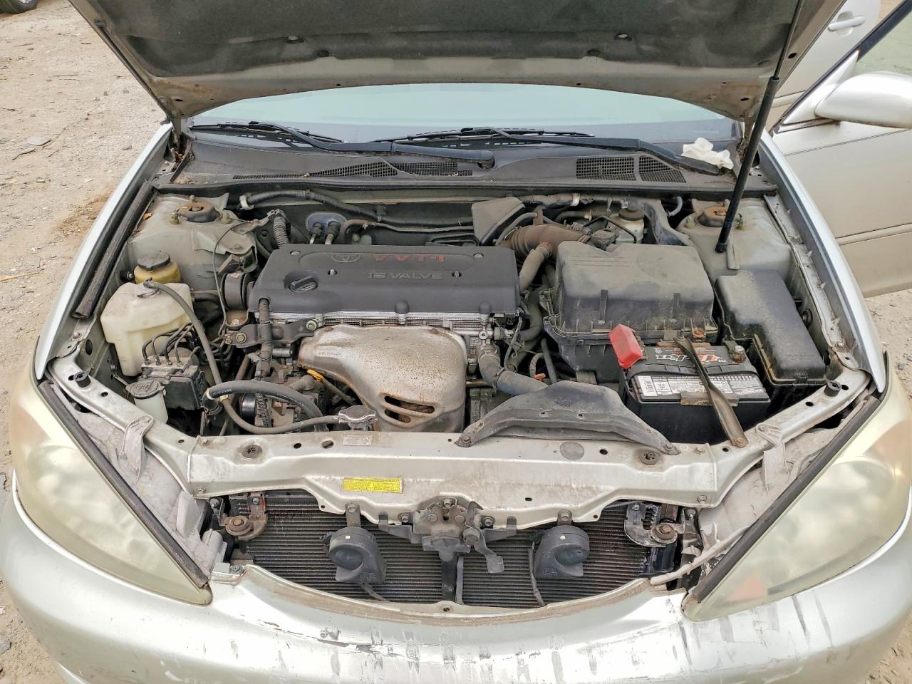 2004 Toyota Camry Le Silver vin: 4T1BE32K14U847386