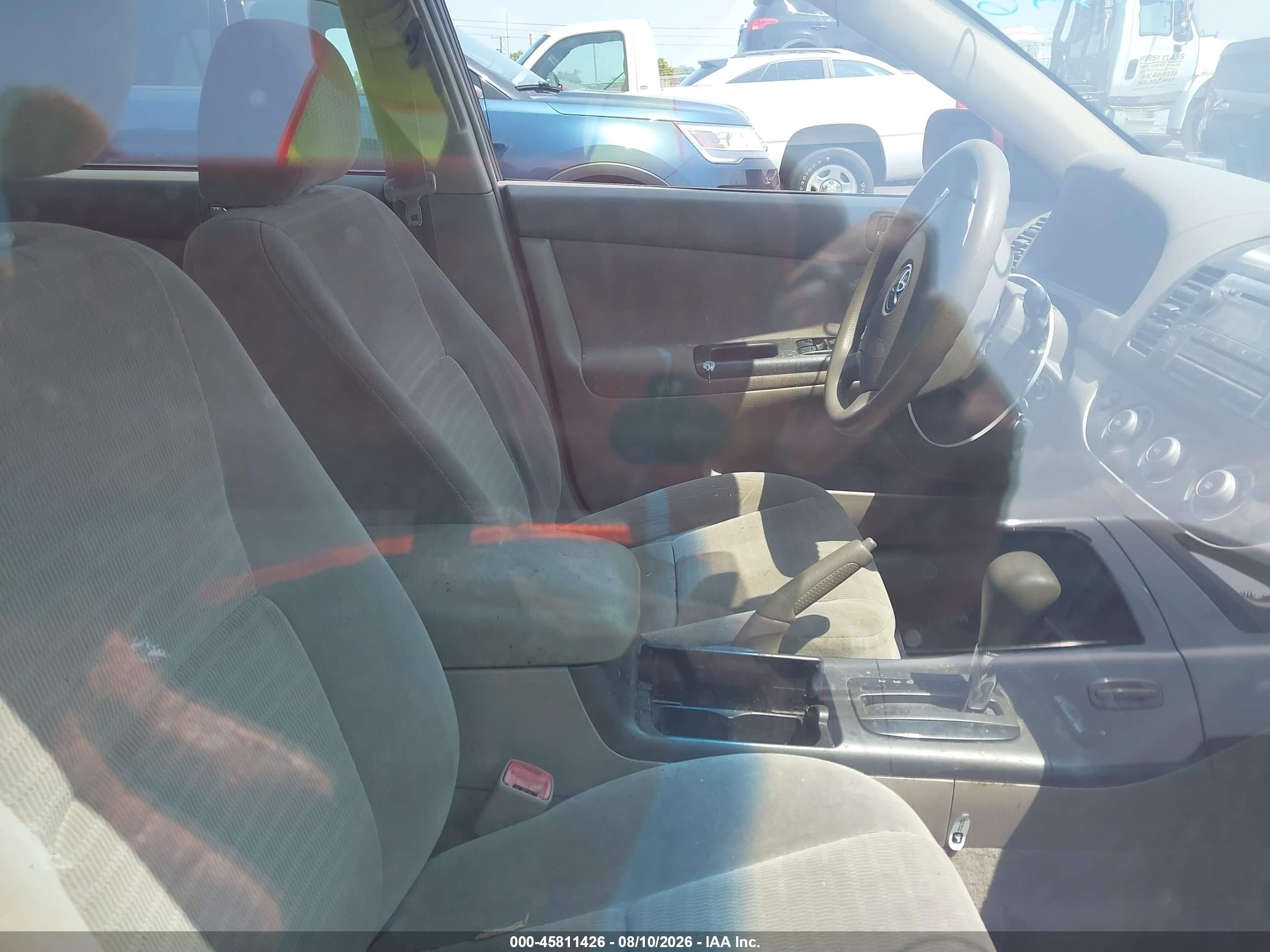 2005 Toyota Camry Le Red vin: 4T1BE32K15U044207