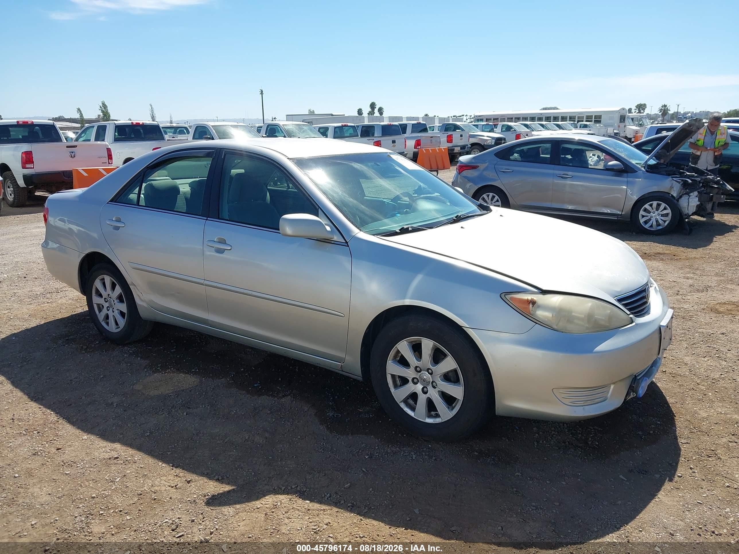 2005 Toyota Camry Le Серый vin: 4T1BE32K15U065879