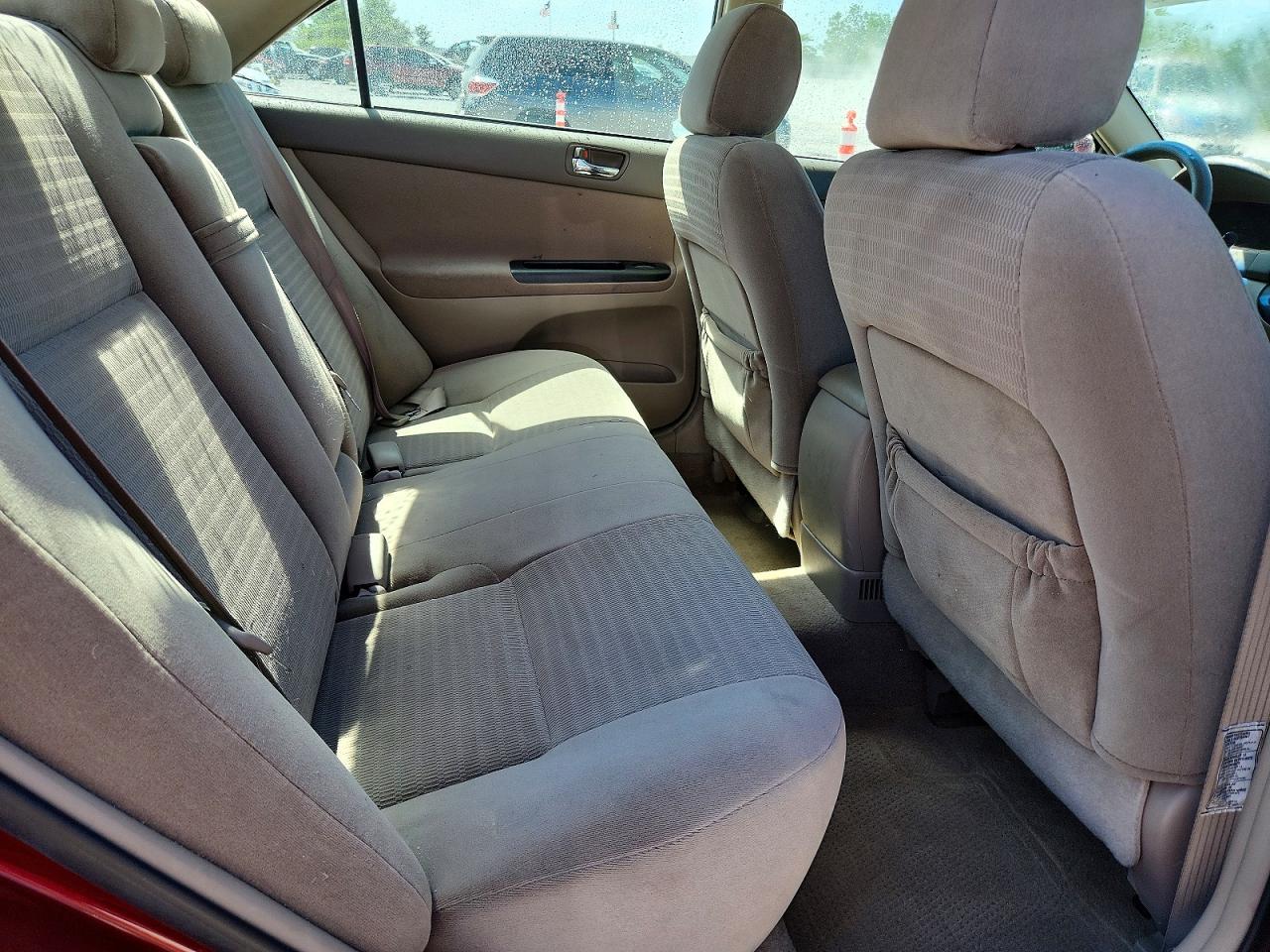 2005 Toyota Camry Le Red vin: 4T1BE32K15U072623