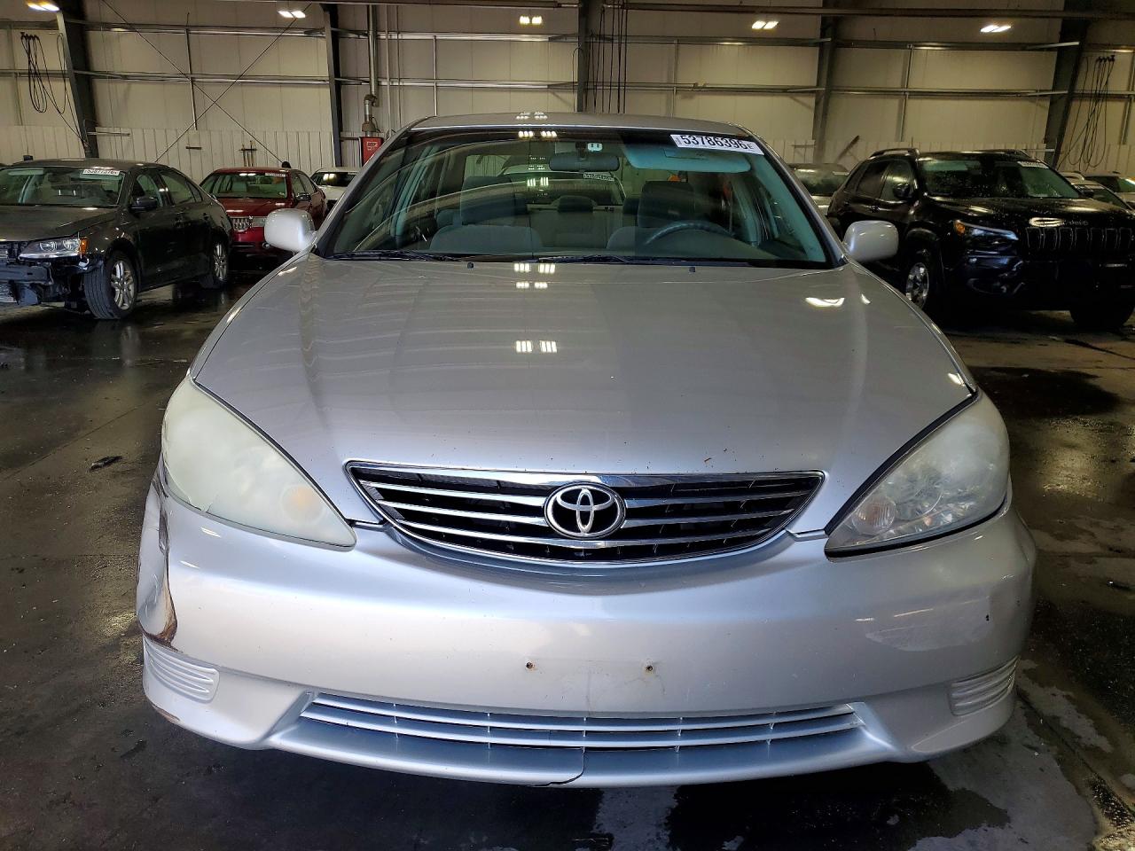 2005 Toyota Camry Le Silver vin: 4T1BE32K15U084898