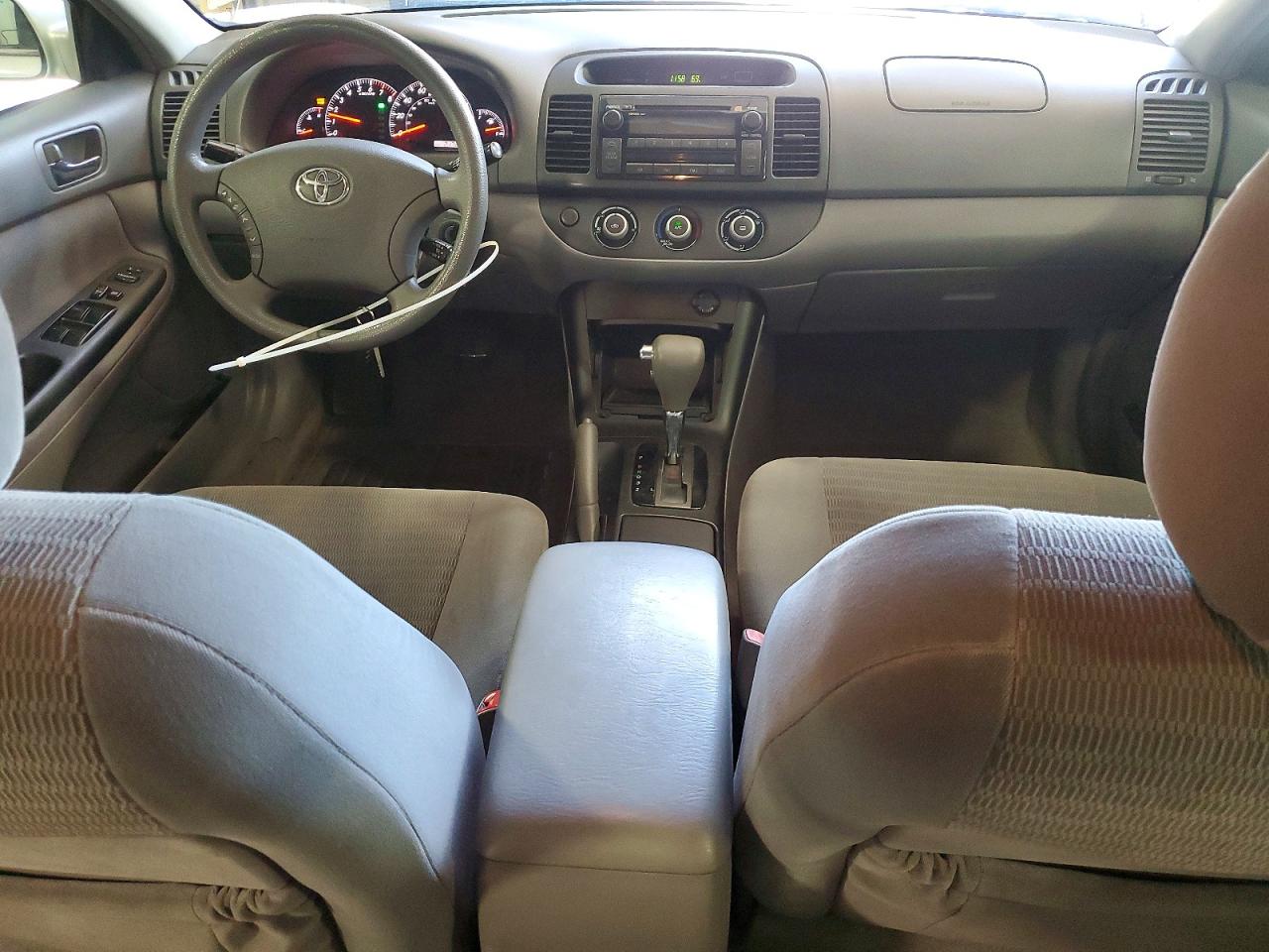 2005 Toyota Camry Le Silver vin: 4T1BE32K15U084898