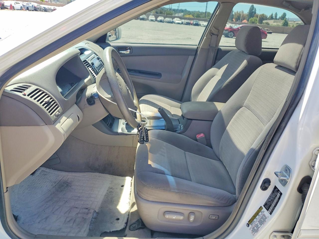 2005 Toyota Camry Le White vin: 4T1BE32K15U404284