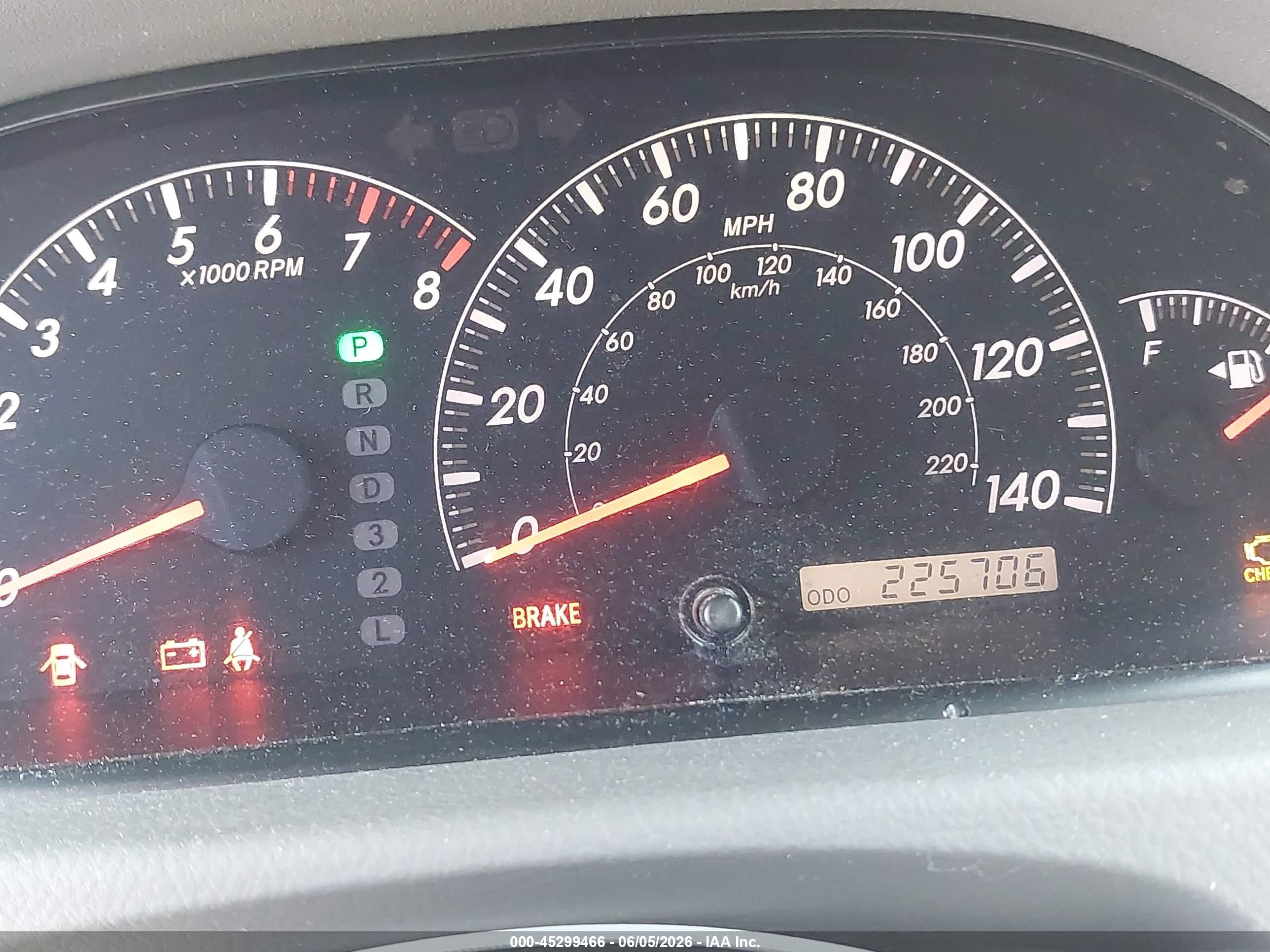 2005 Toyota Camry Le White vin: 4T1BE32K15U424499