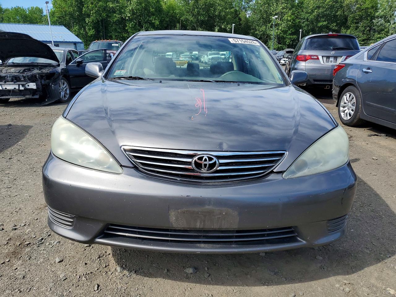 2005 Toyota Camry Le Серый vin: 4T1BE32K15U503736