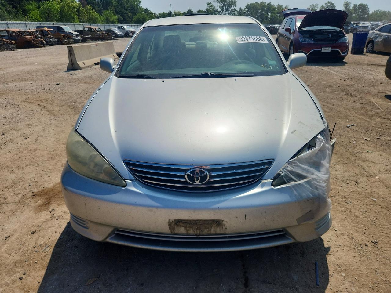 2005 Toyota Camry Le Silver vin: 4T1BE32K15U513103