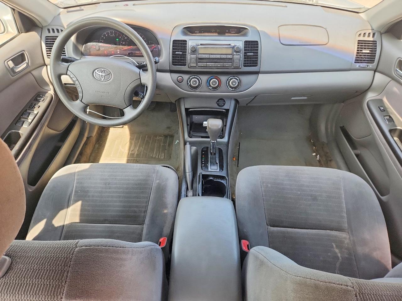 2005 Toyota Camry Le Silver vin: 4T1BE32K15U513103